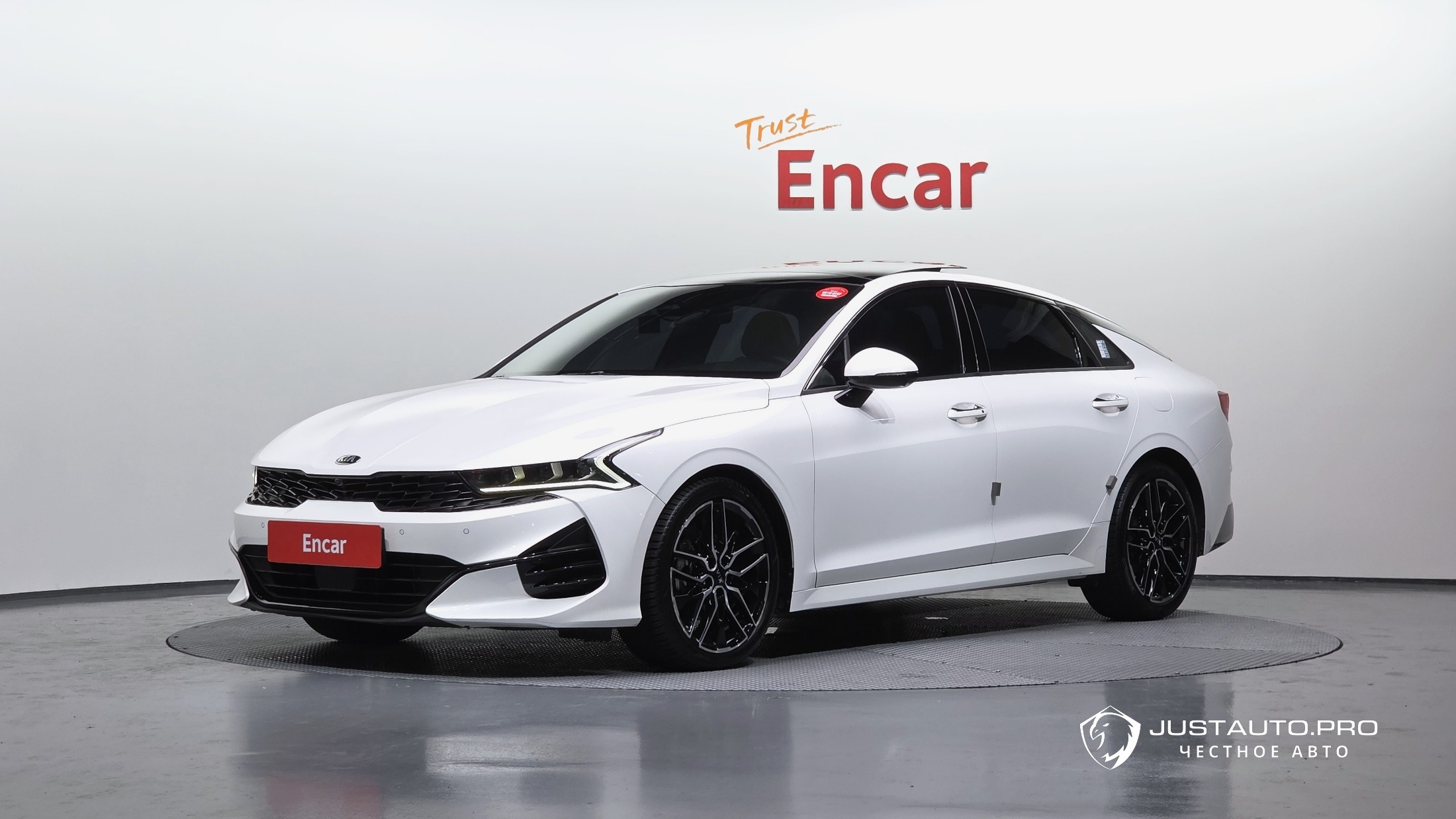 Автомобиль Kia K5