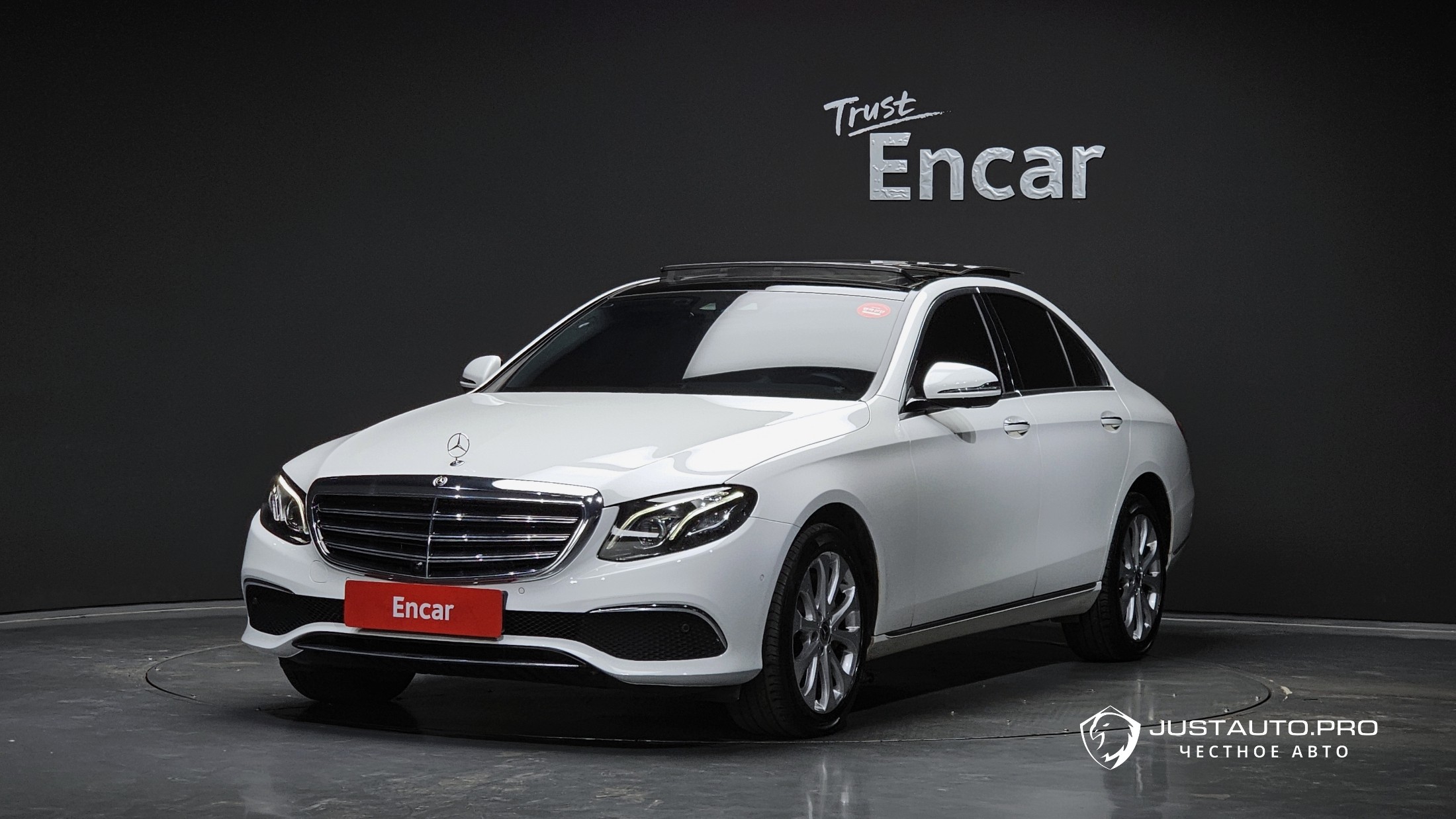 Автомобиль Mercedes-Benz E-Class
