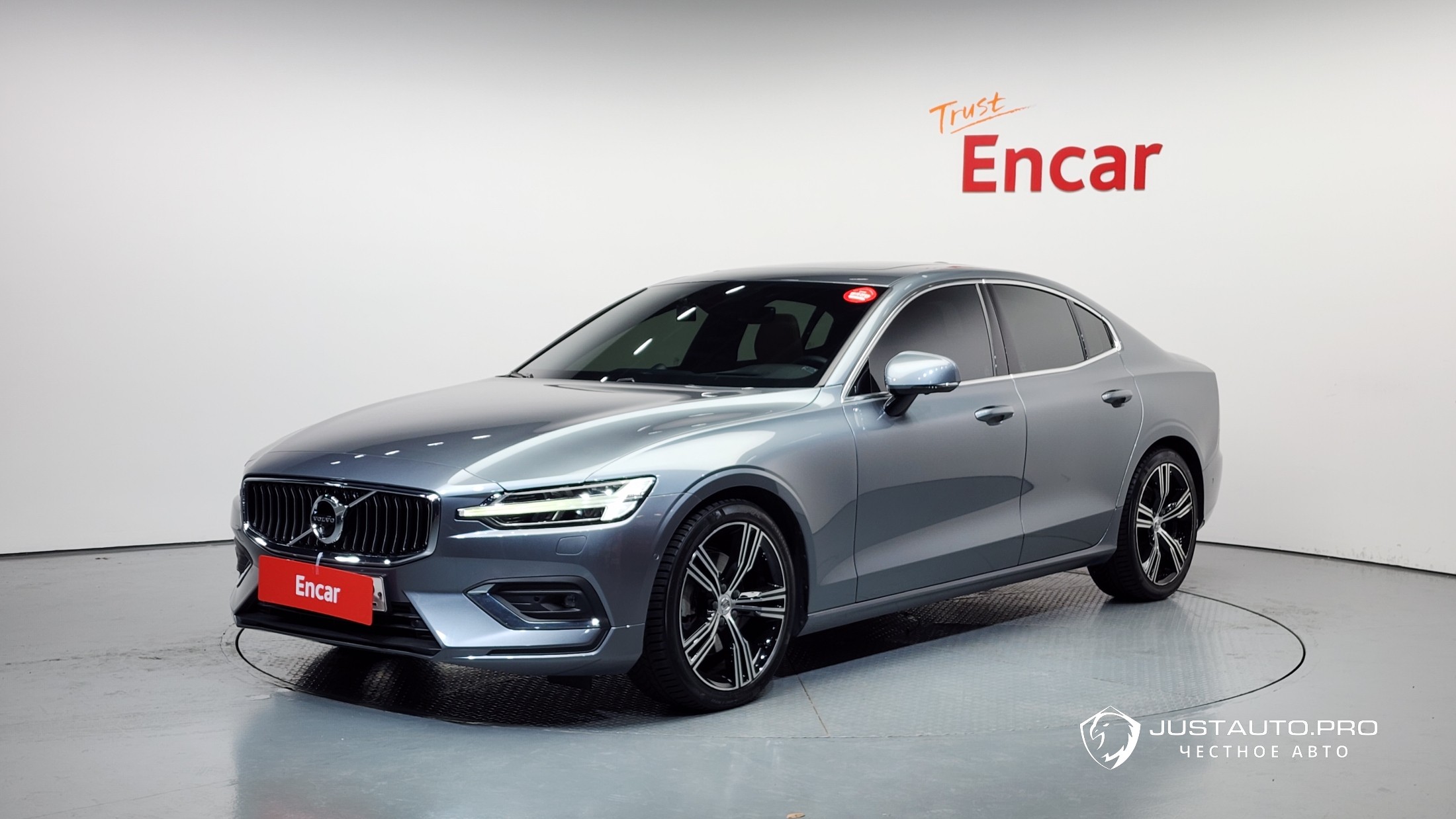 Автомобиль Volvo S60