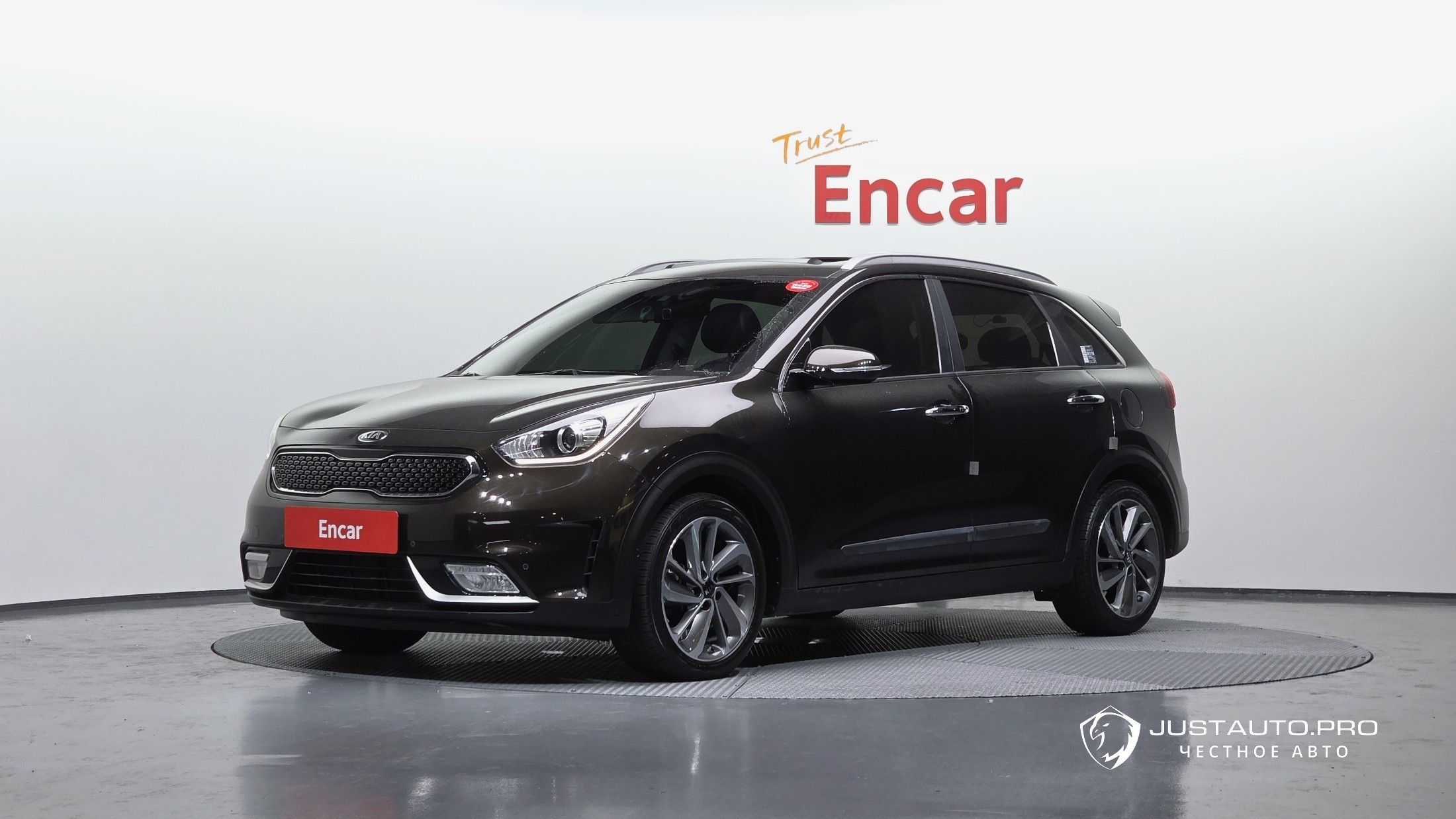 Автомобиль Kia Niro