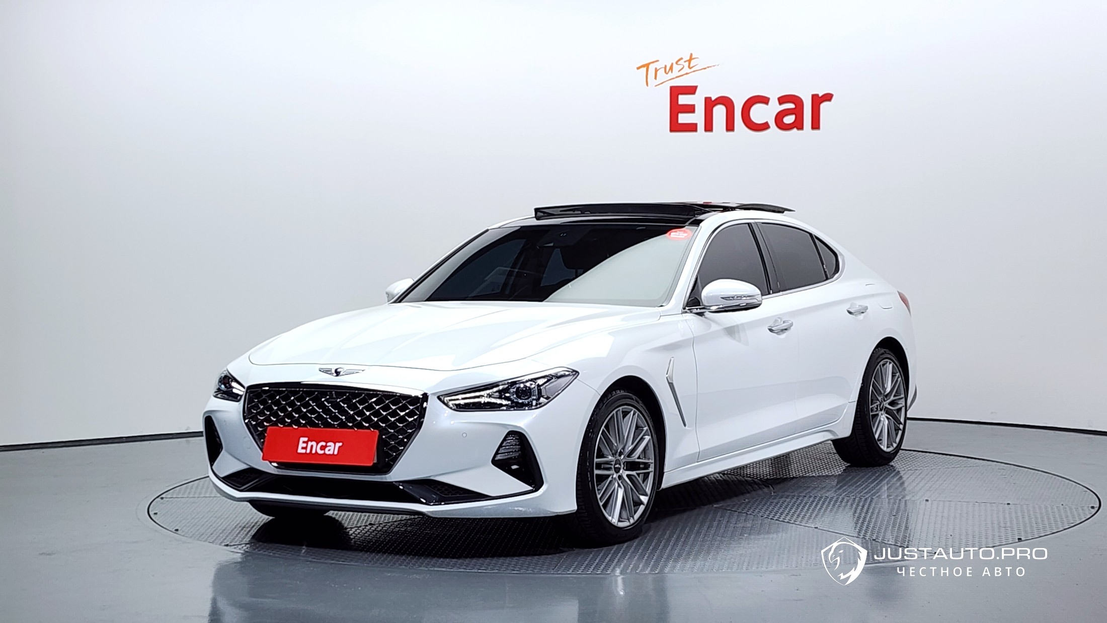 Автомобиль Genesis G70