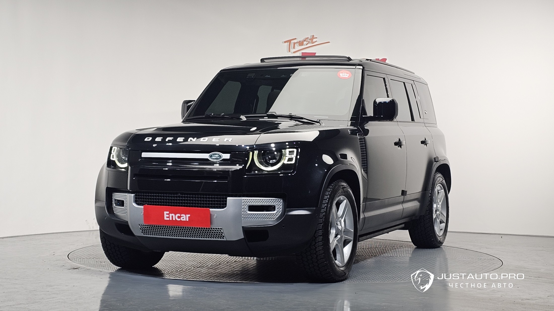 Автомобиль Land Rover Defender