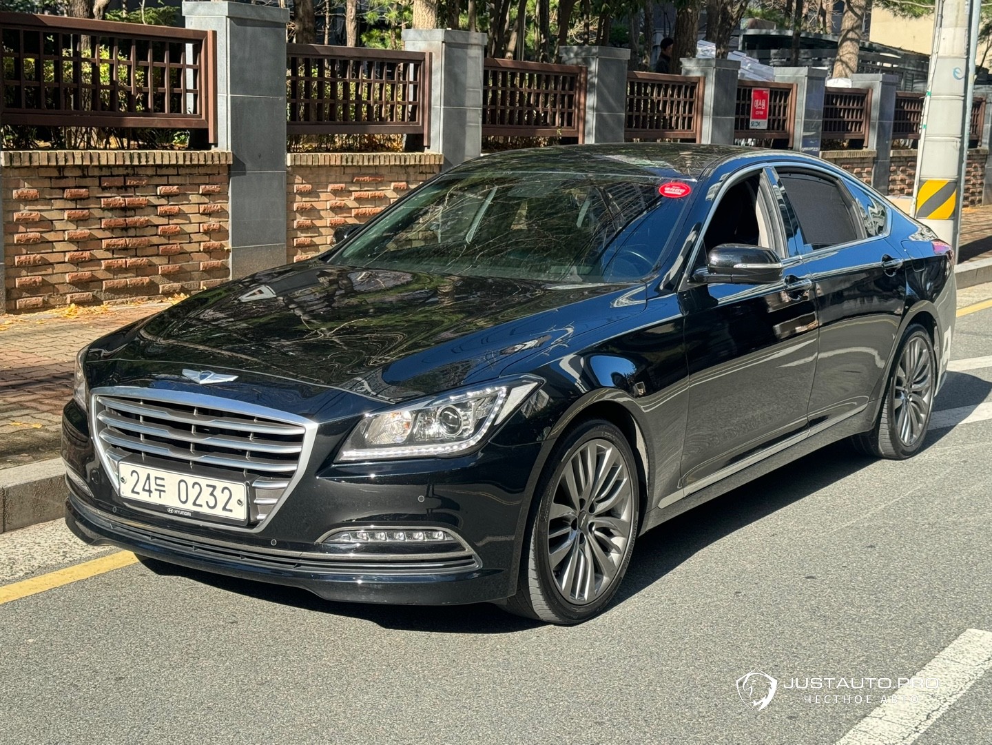 Автомобиль Hyundai Genesis