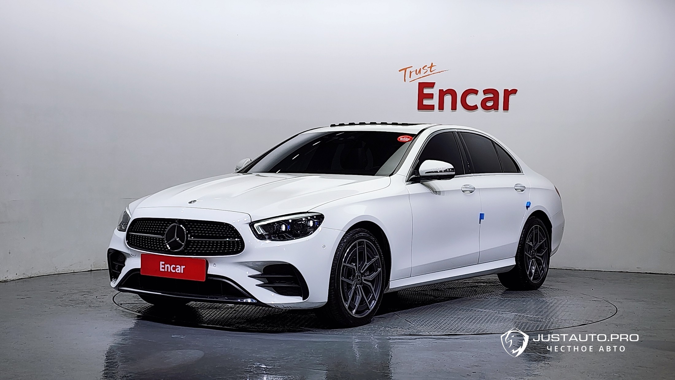 Автомобиль Mercedes-Benz E-Class