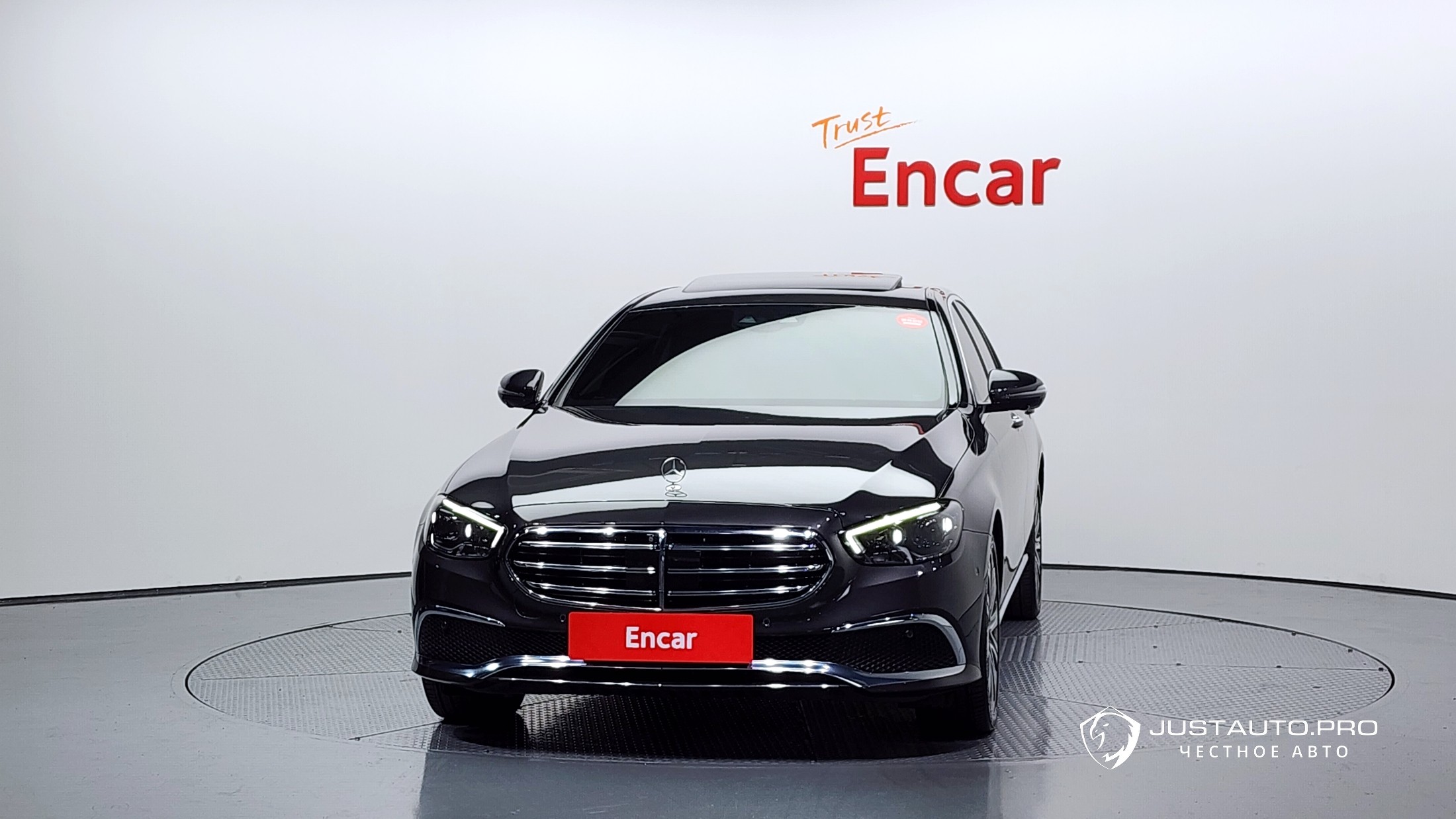 Автомобиль Mercedes-Benz E-Class