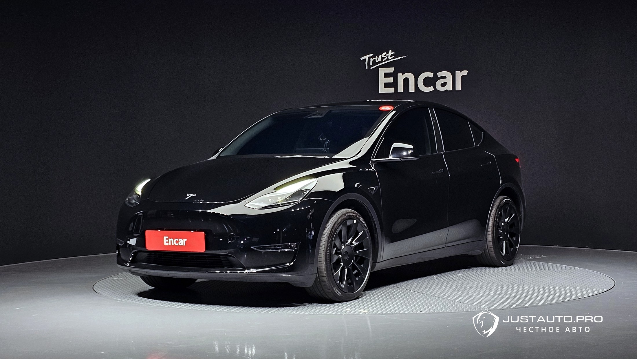 Автомобиль Tesla Model Y