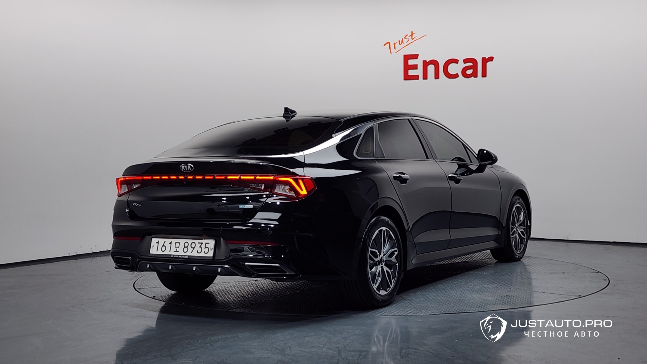Автомобиль Kia K5