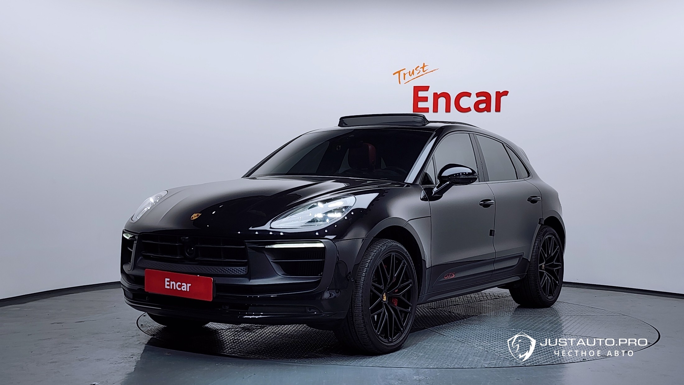 Автомобиль Porsche Macan