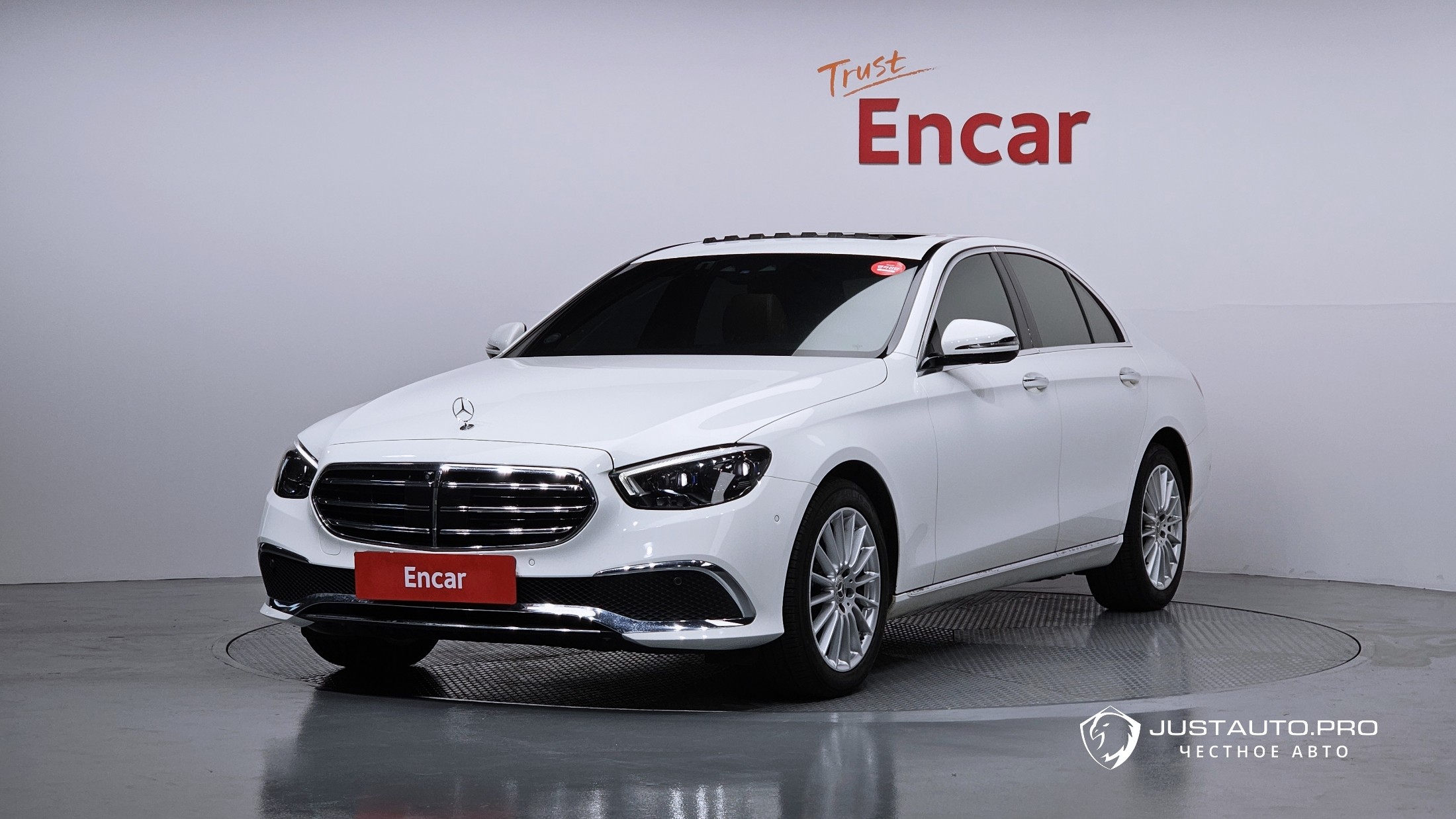 Автомобиль Mercedes-Benz E-Class