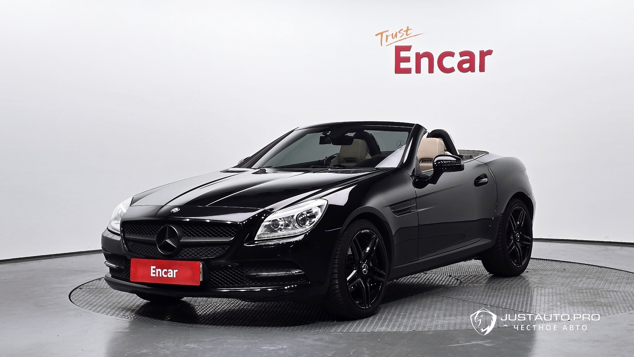 Автомобиль Mercedes-Benz SLK-Class