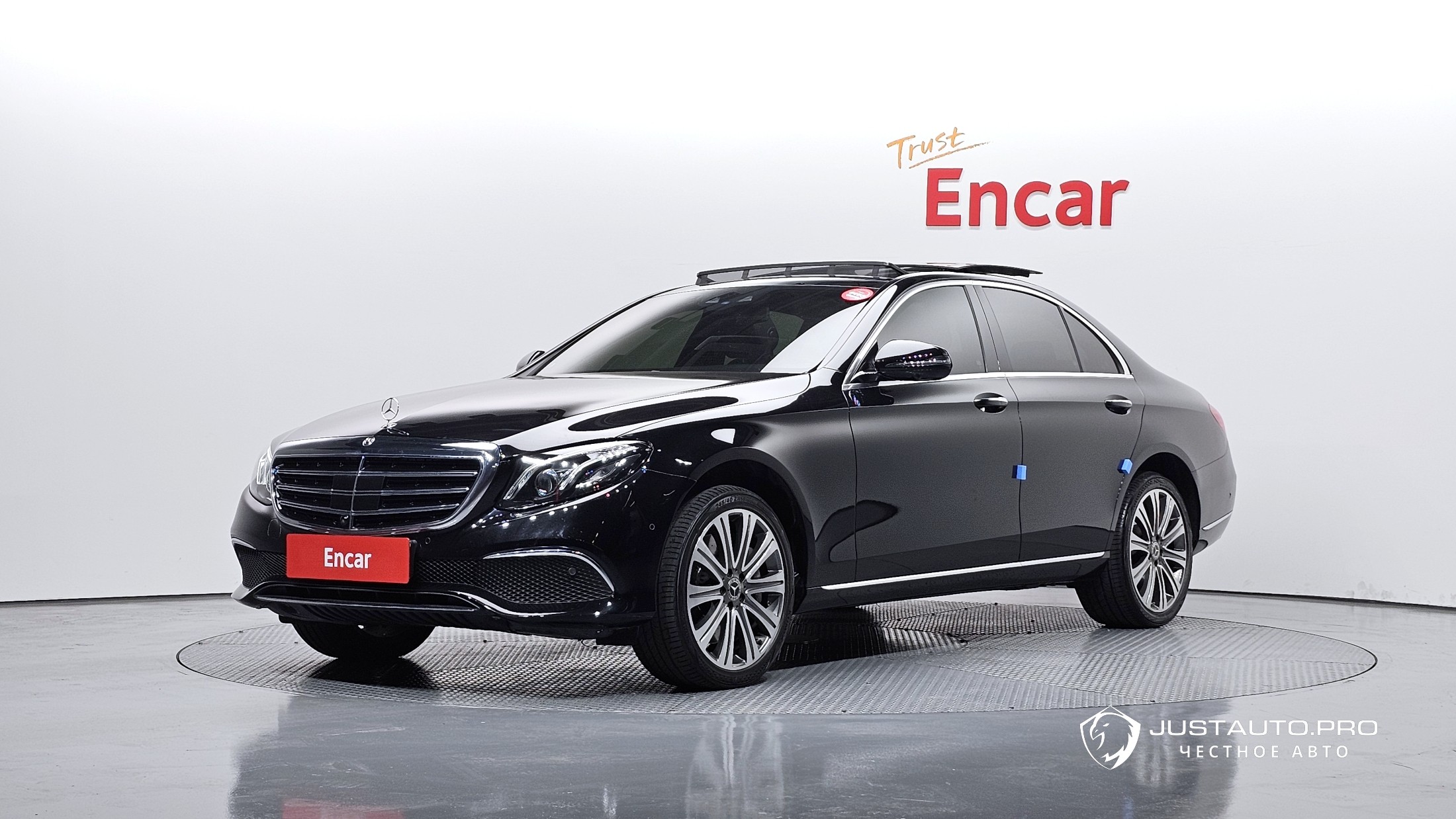 Автомобиль Mercedes-Benz E-Class