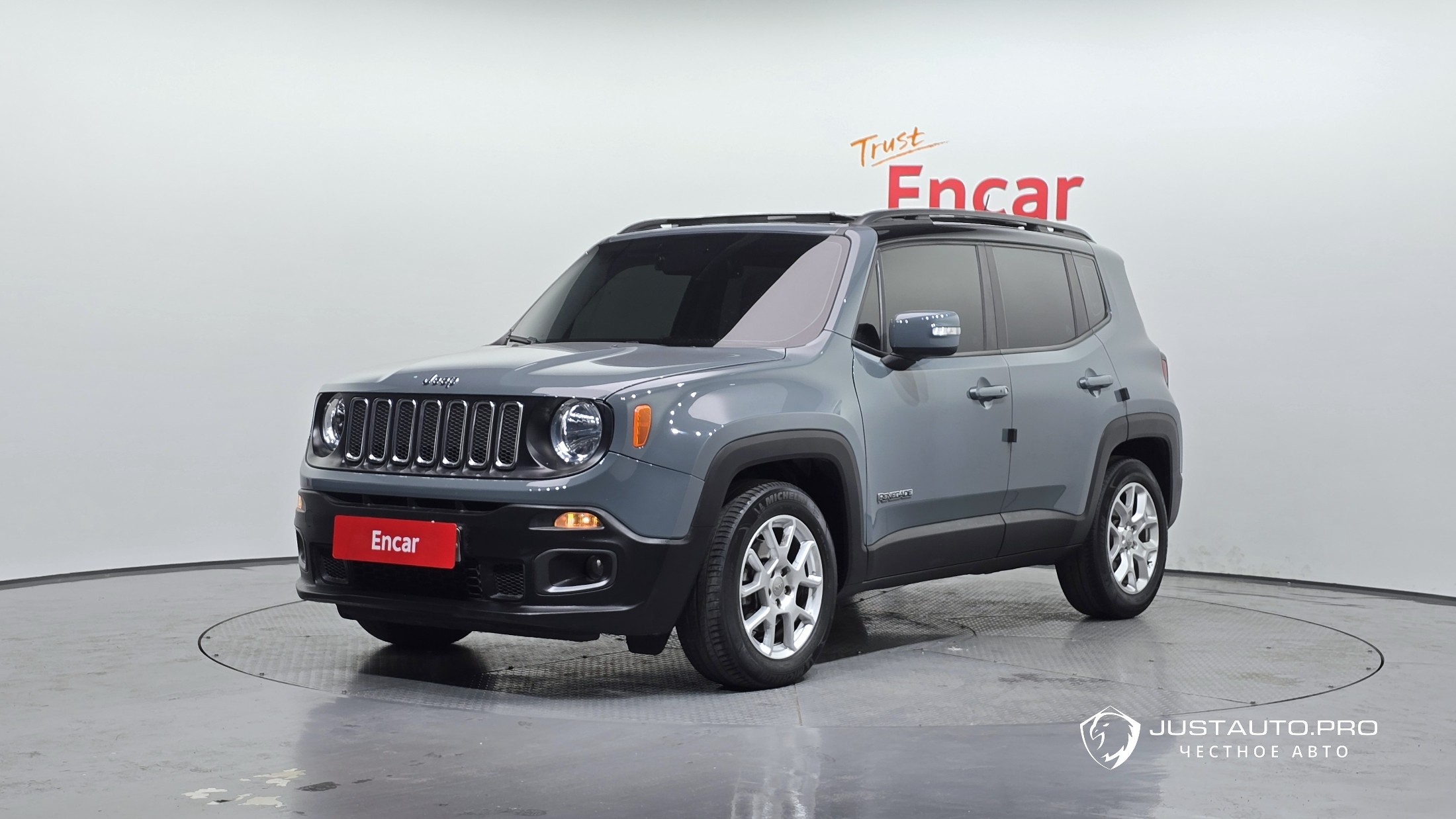 Автомобиль Jeep Renegade