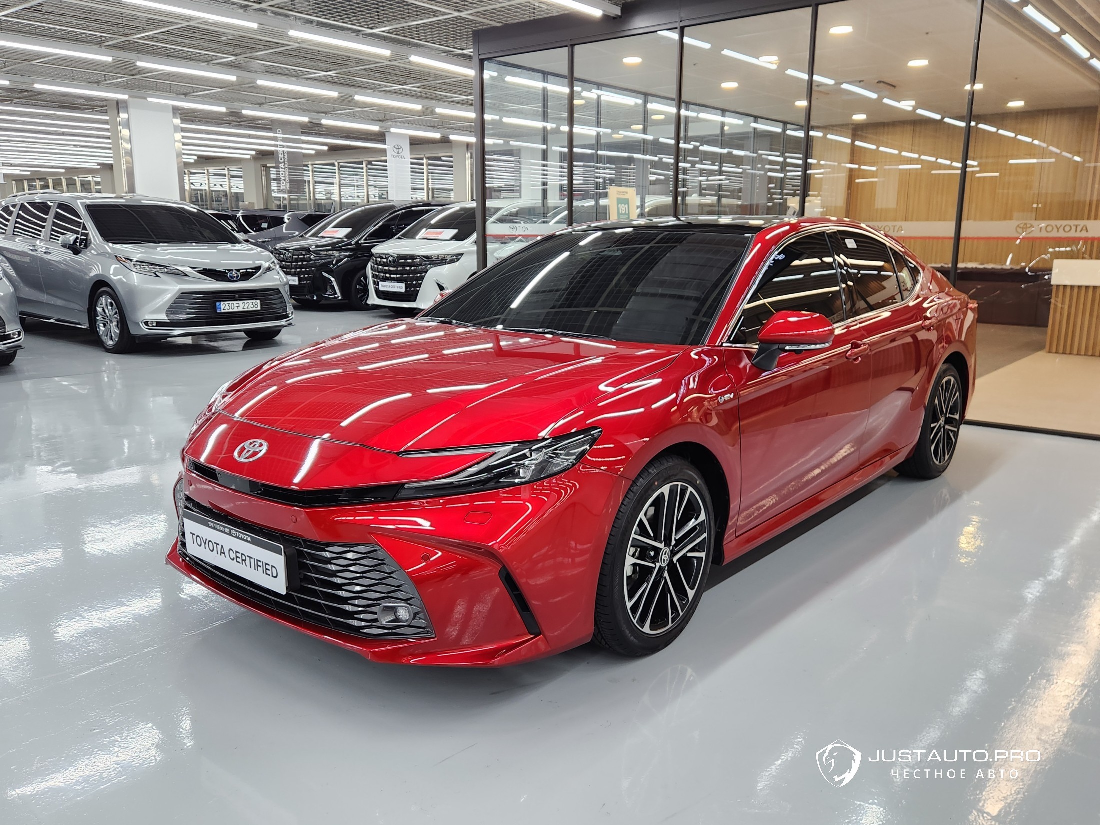 Автомобиль Toyota Camry