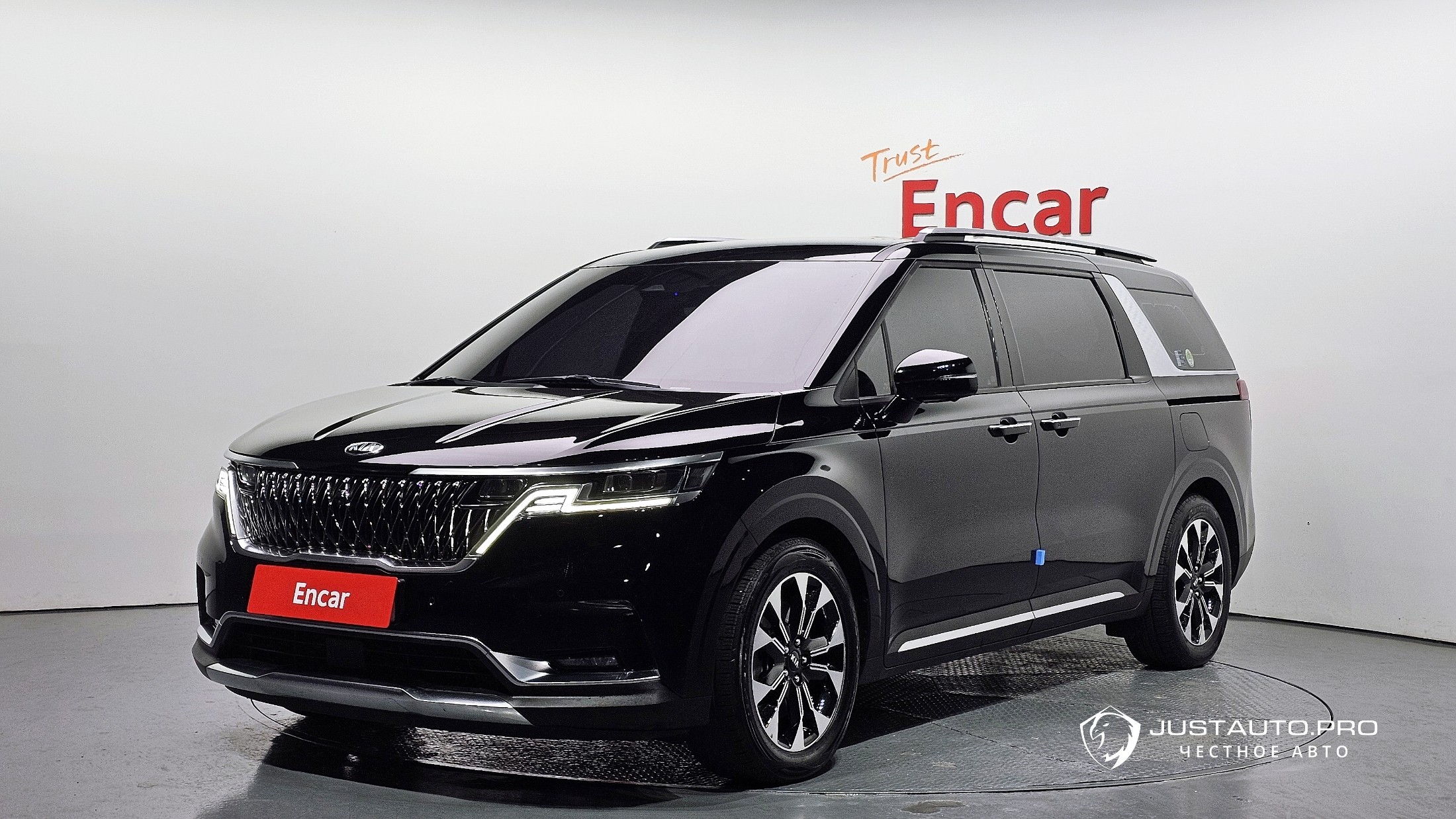 Автомобиль Kia Canival