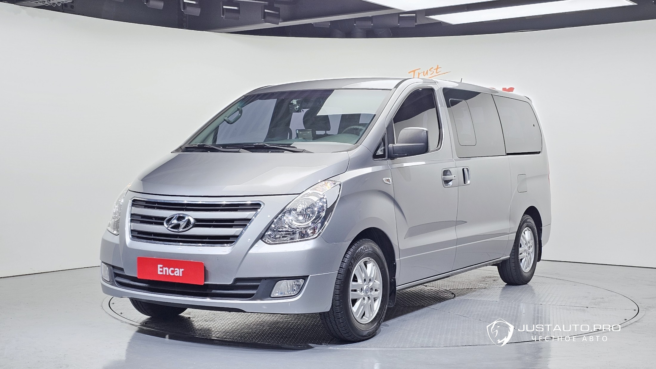 Автомобиль Hyundai Starex