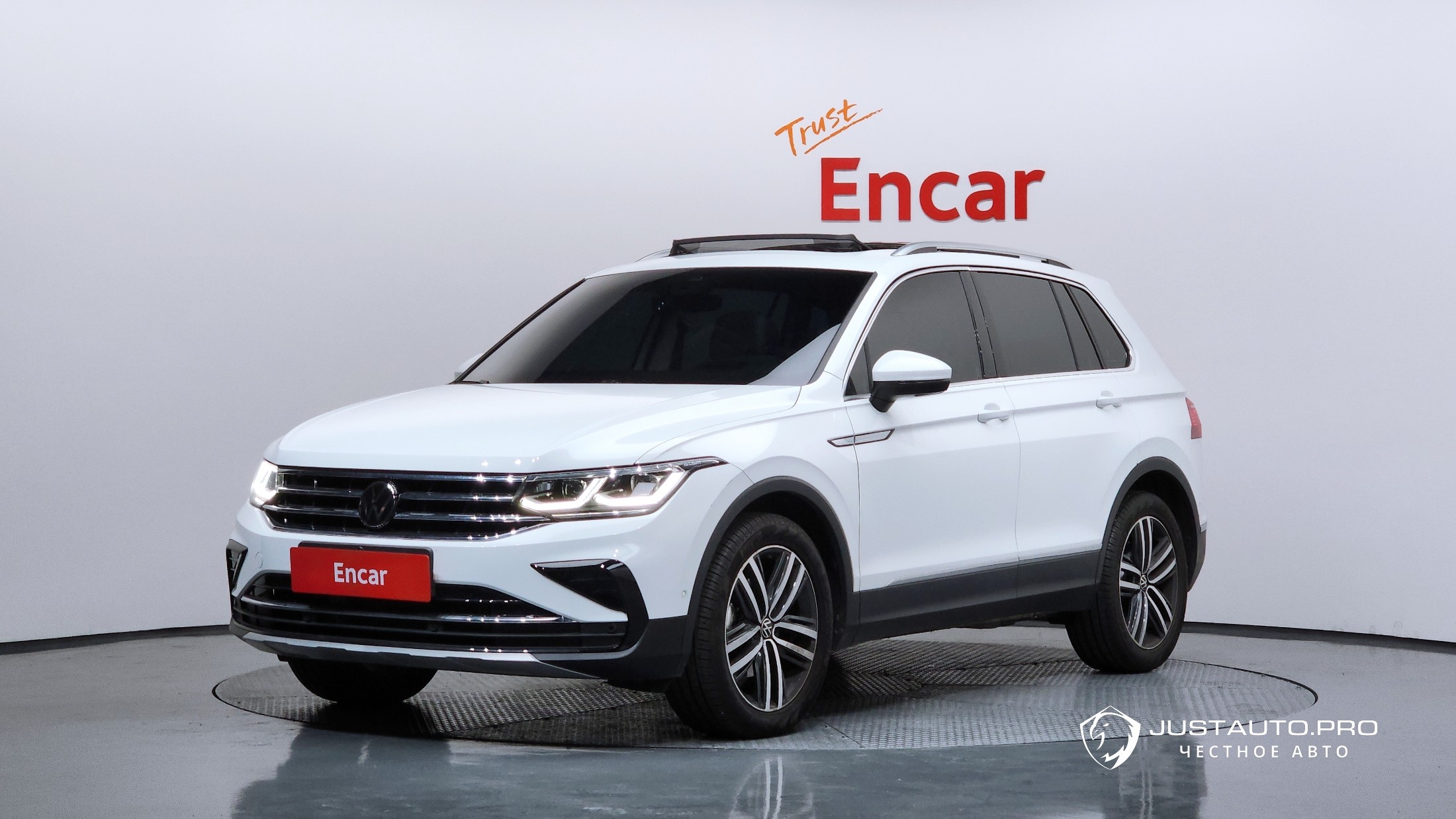 Автомобиль Volkswagen Tiguan