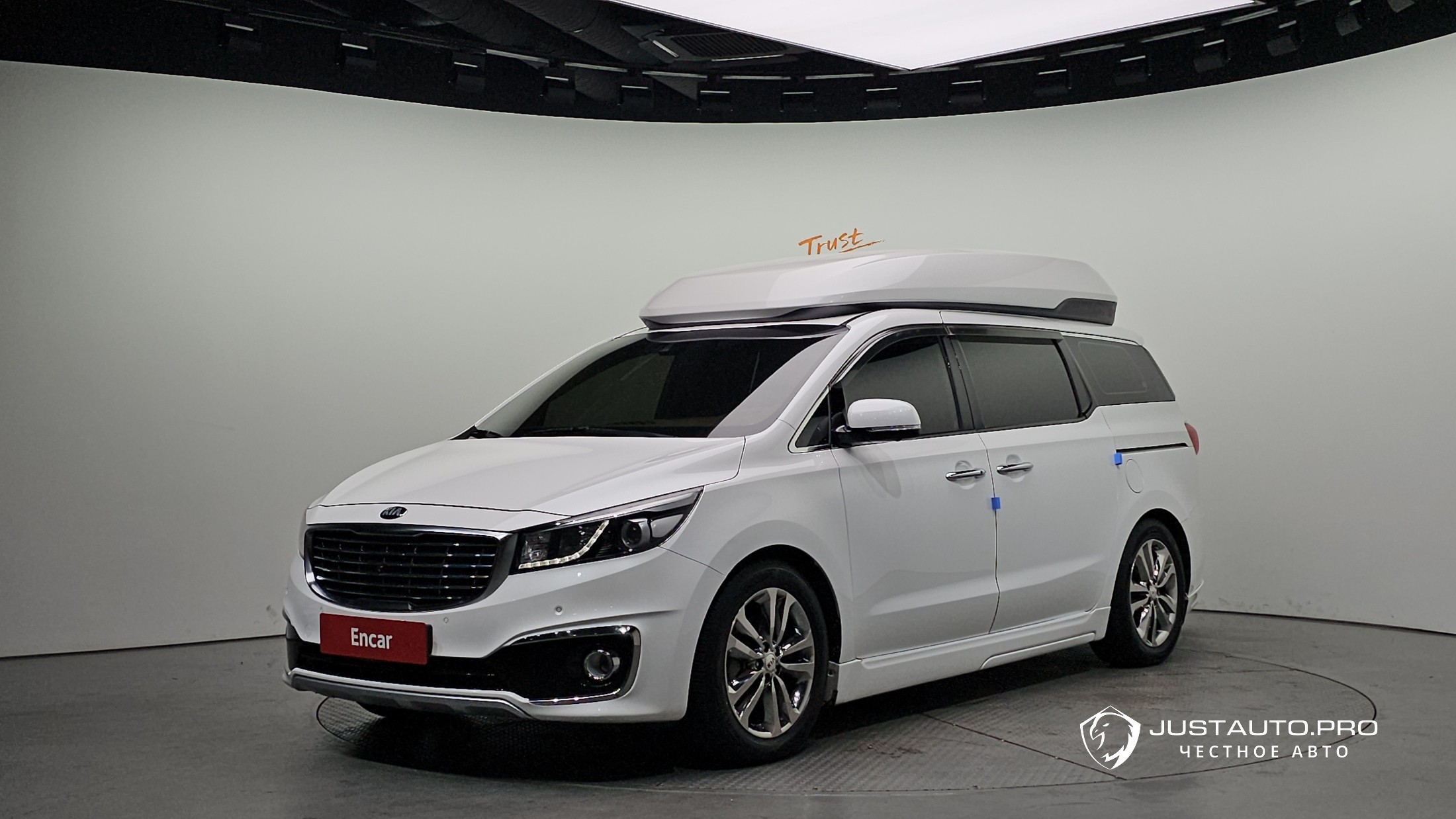 Автомобиль Kia Canival