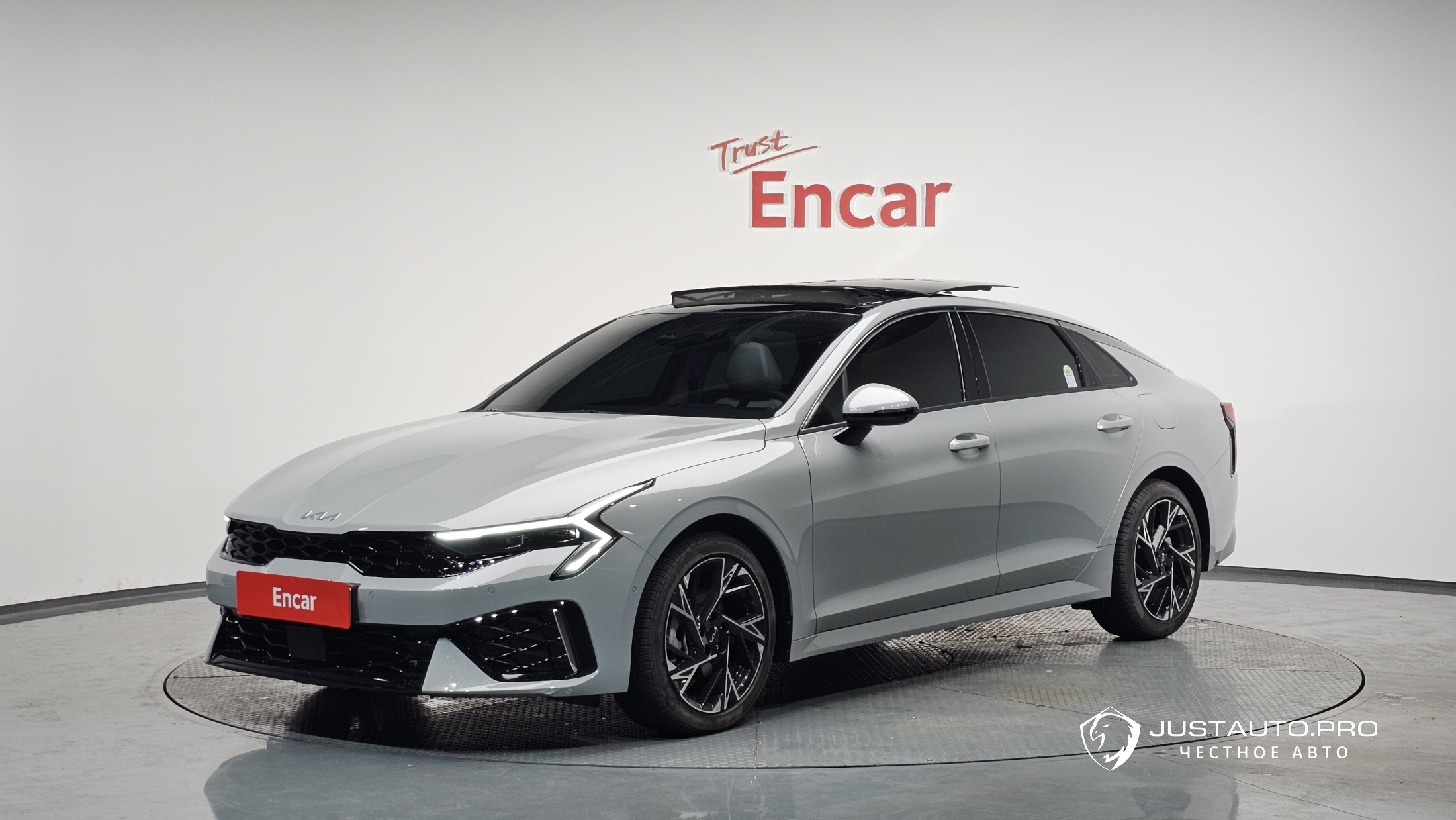 Автомобиль Kia K5