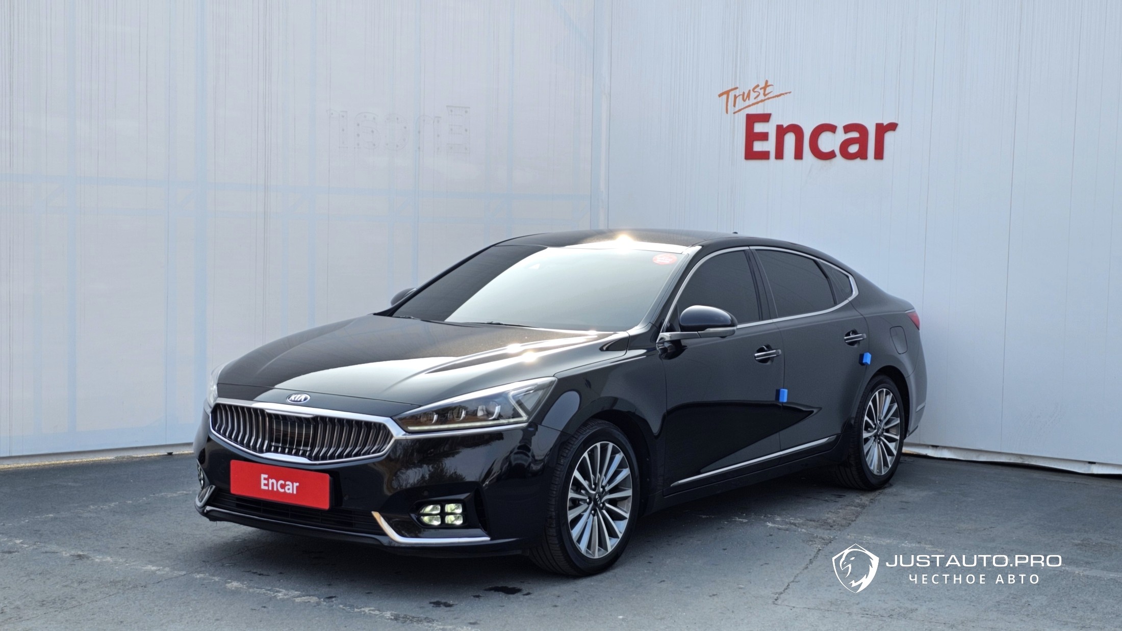 Автомобиль Kia K7