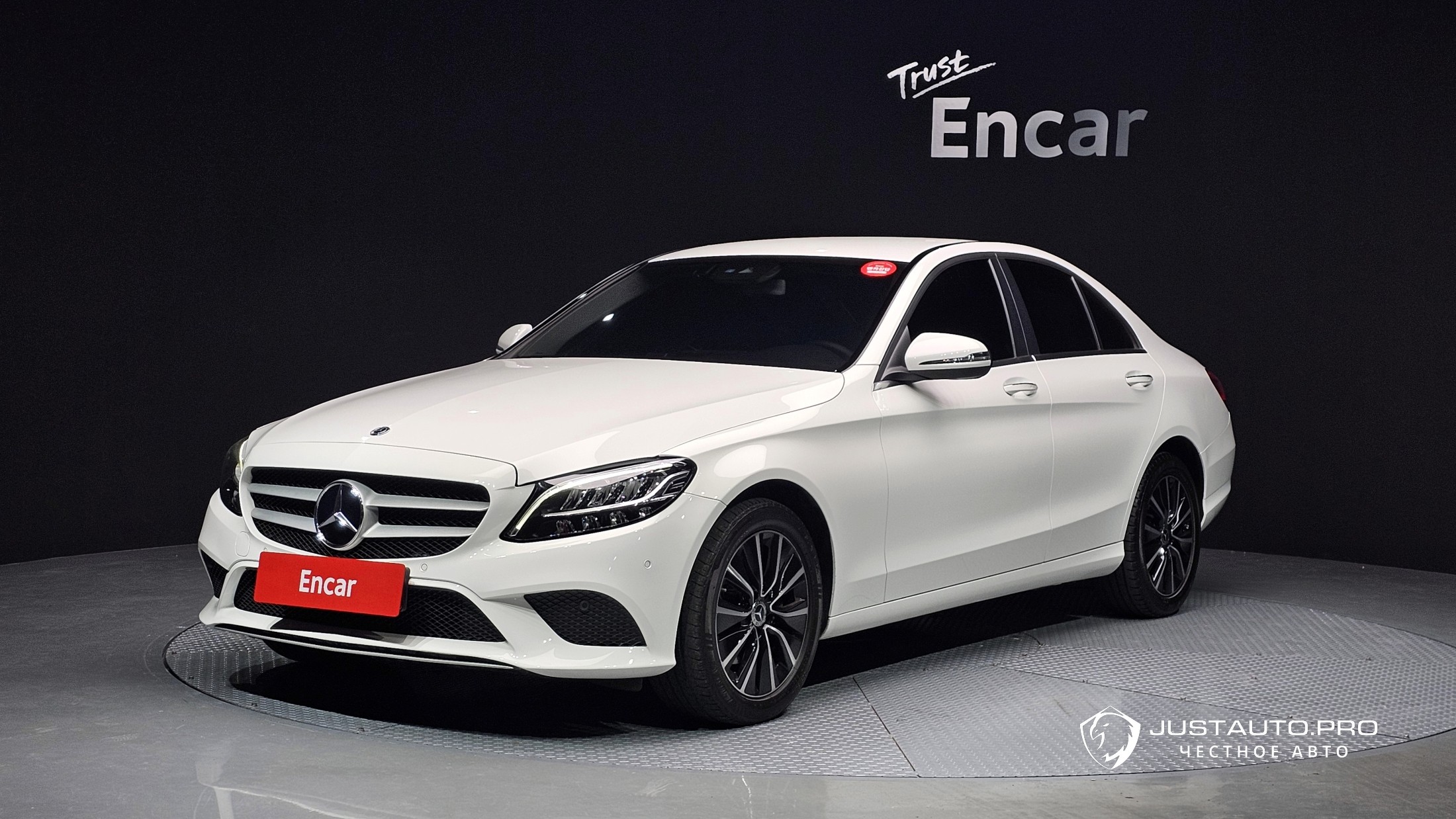 Автомобиль Mercedes-Benz C-Class