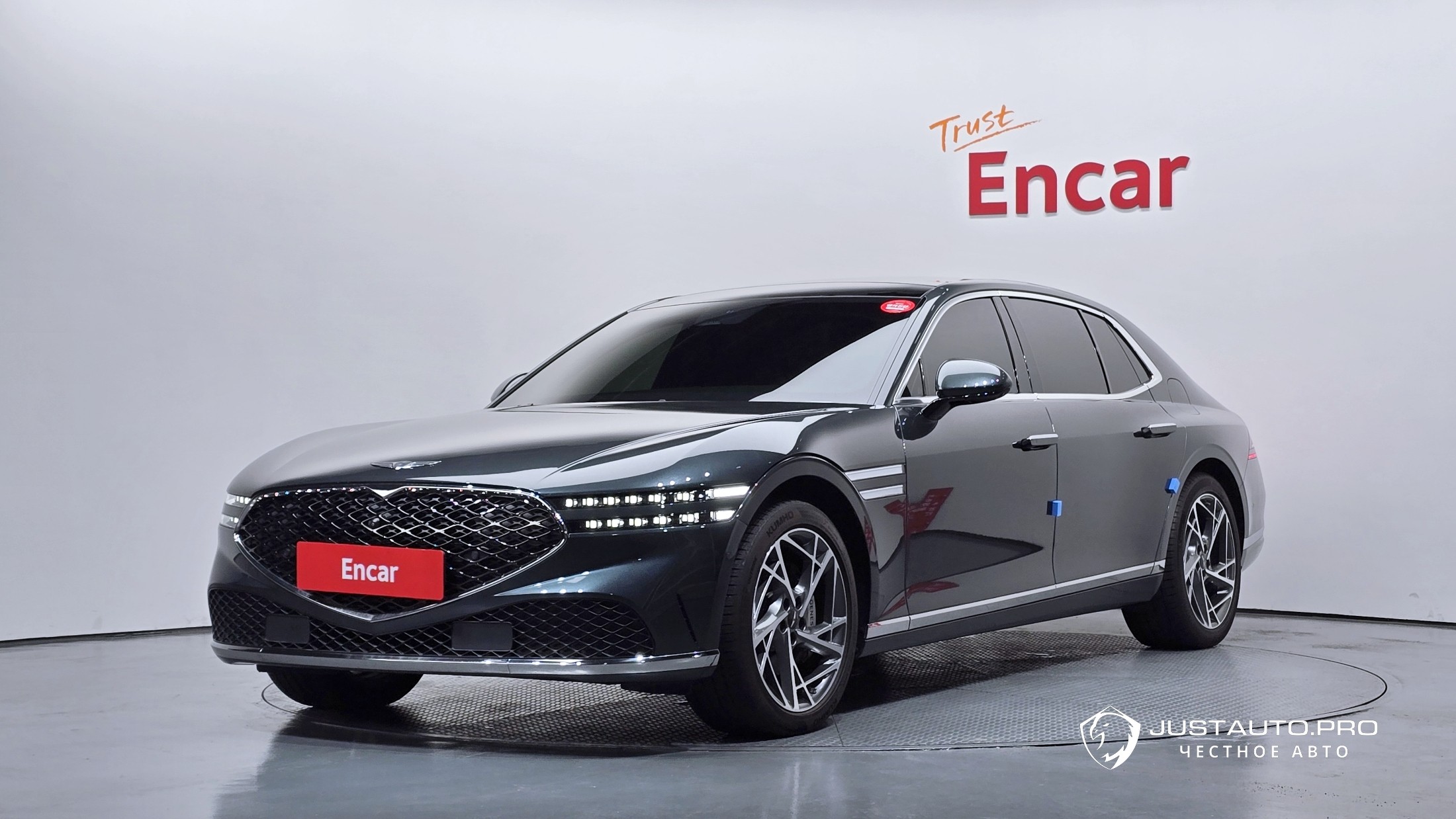 Автомобиль Genesis G90