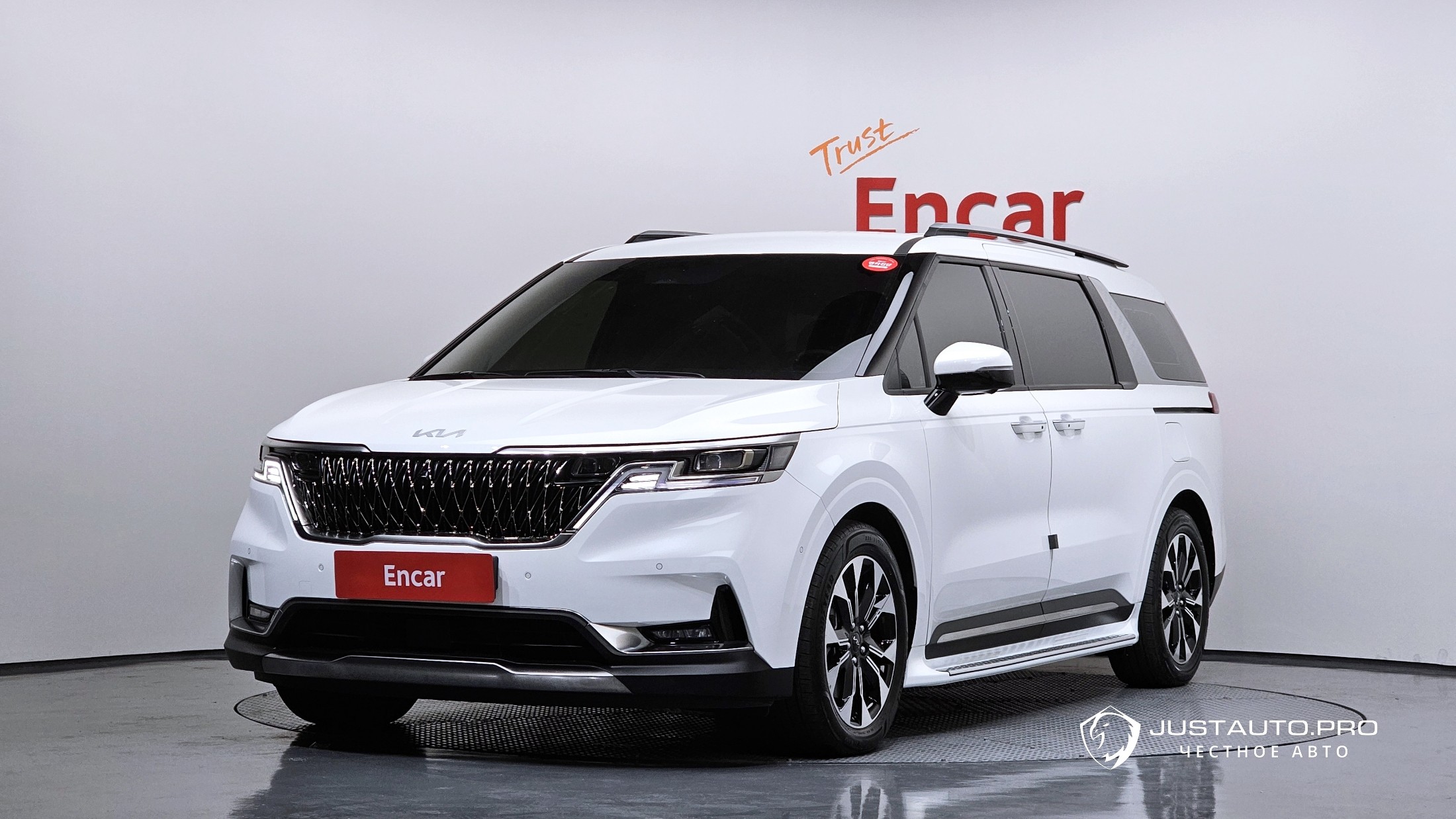 Автомобиль Kia Canival