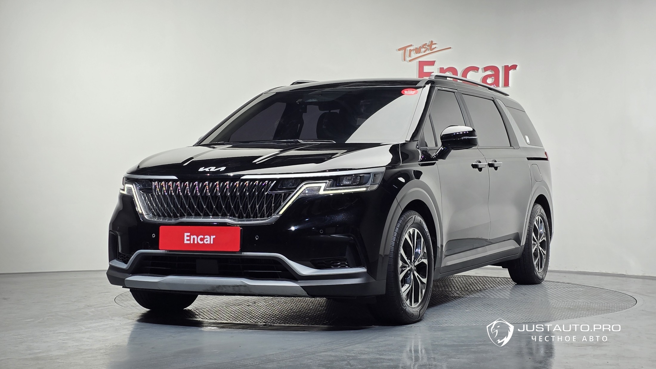 Автомобиль Kia Canival