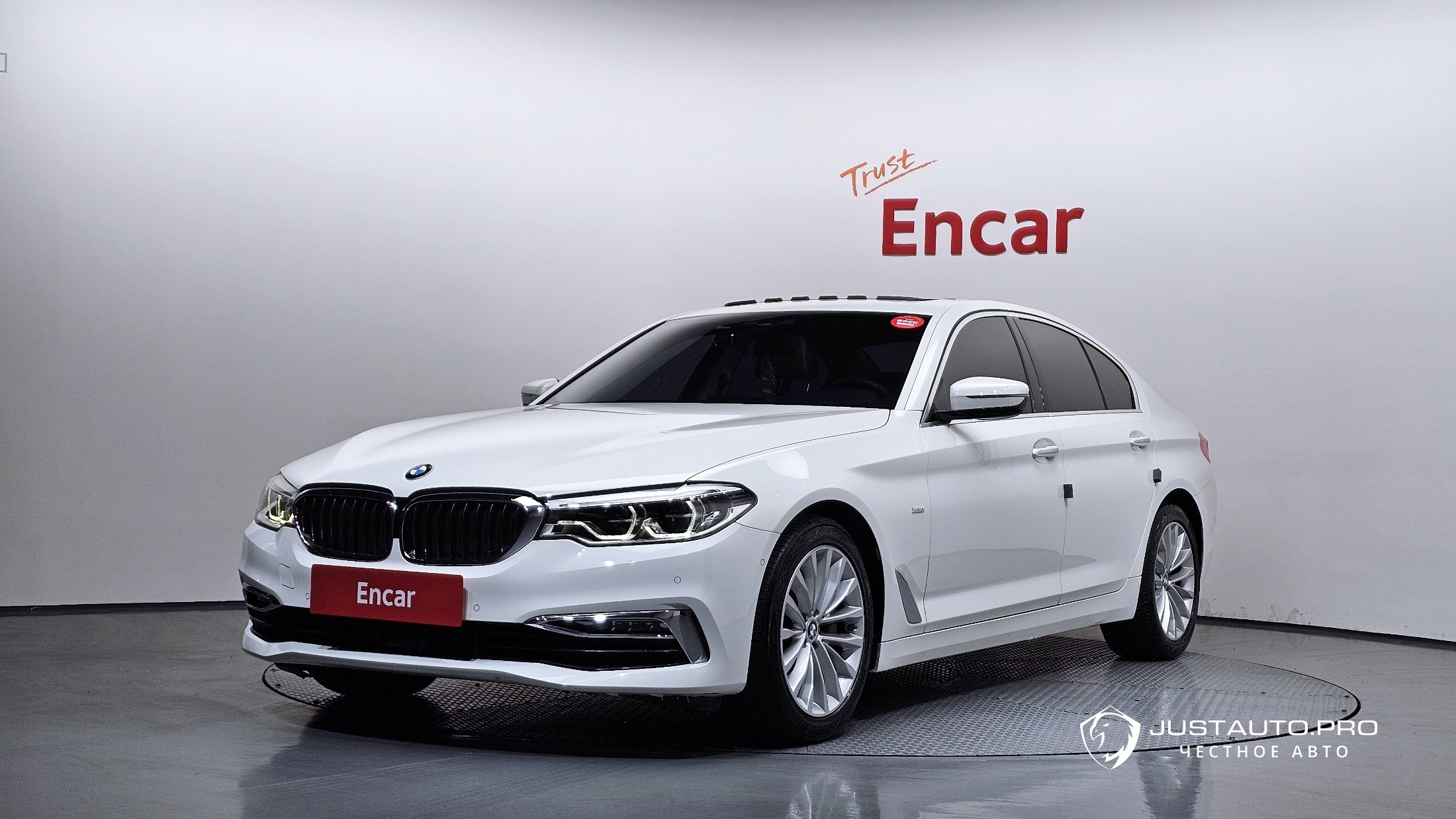 Автомобиль BMW 5-Series