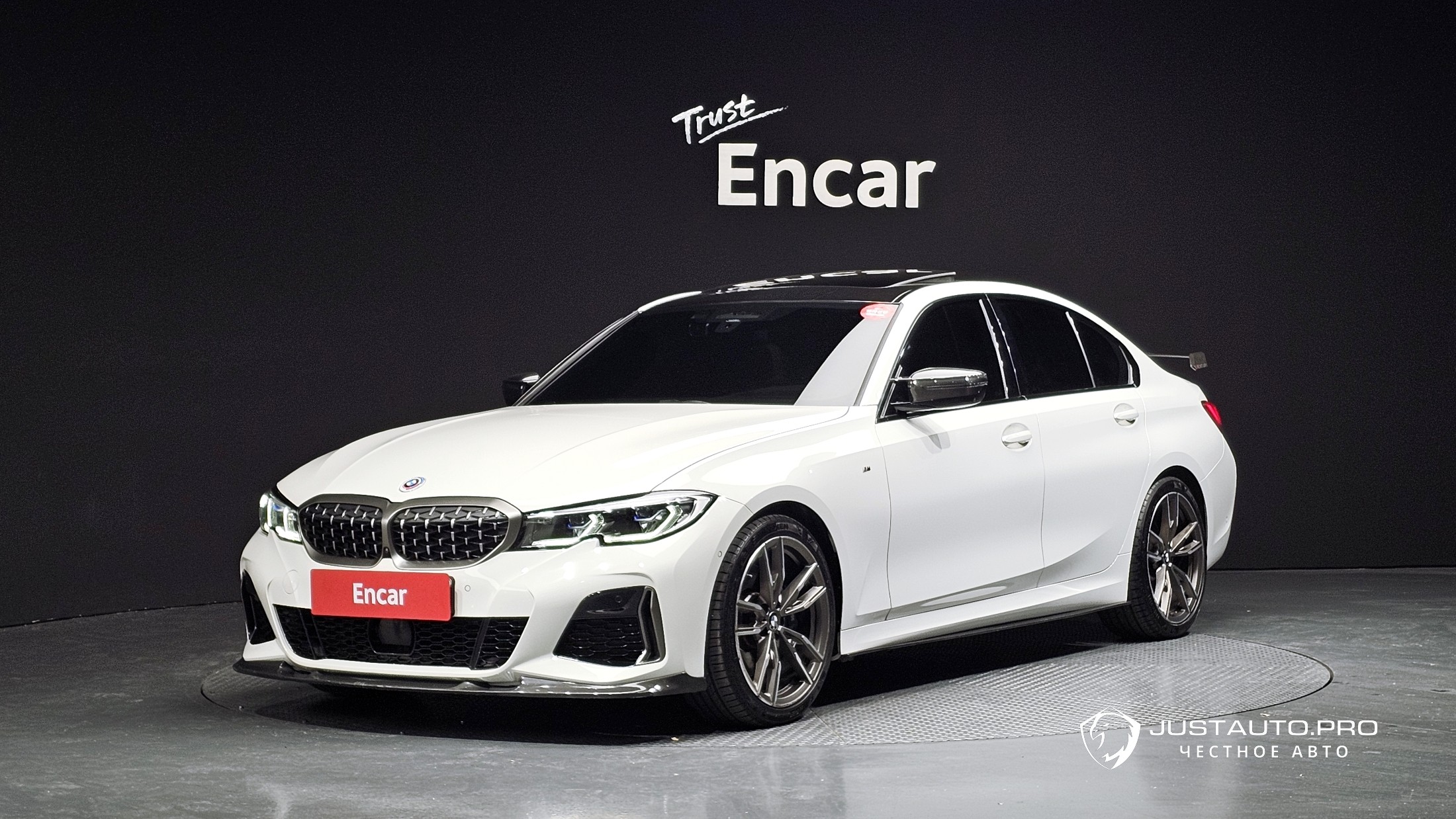 Автомобиль BMW 3-Series