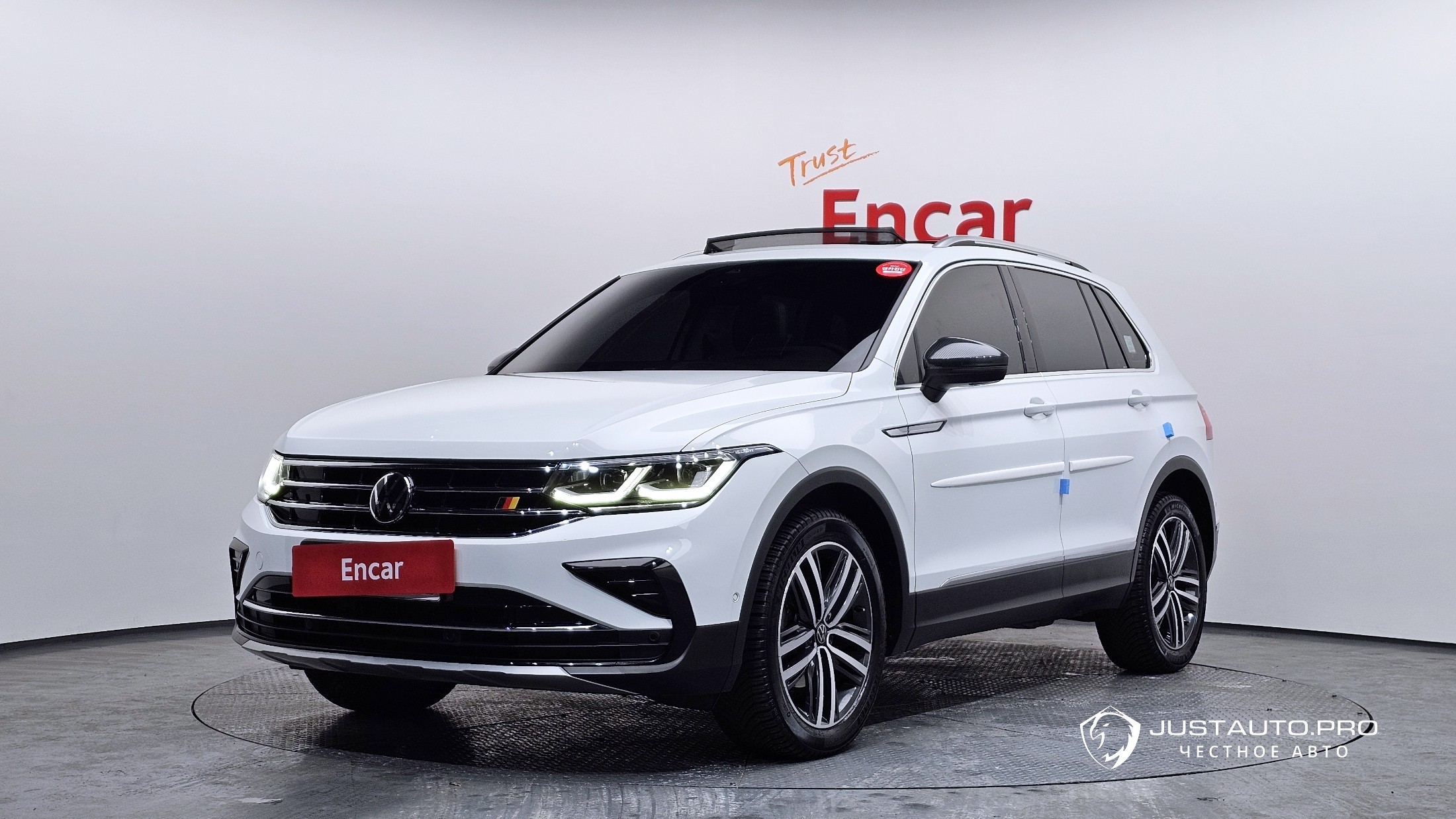 Автомобиль Volkswagen Tiguan