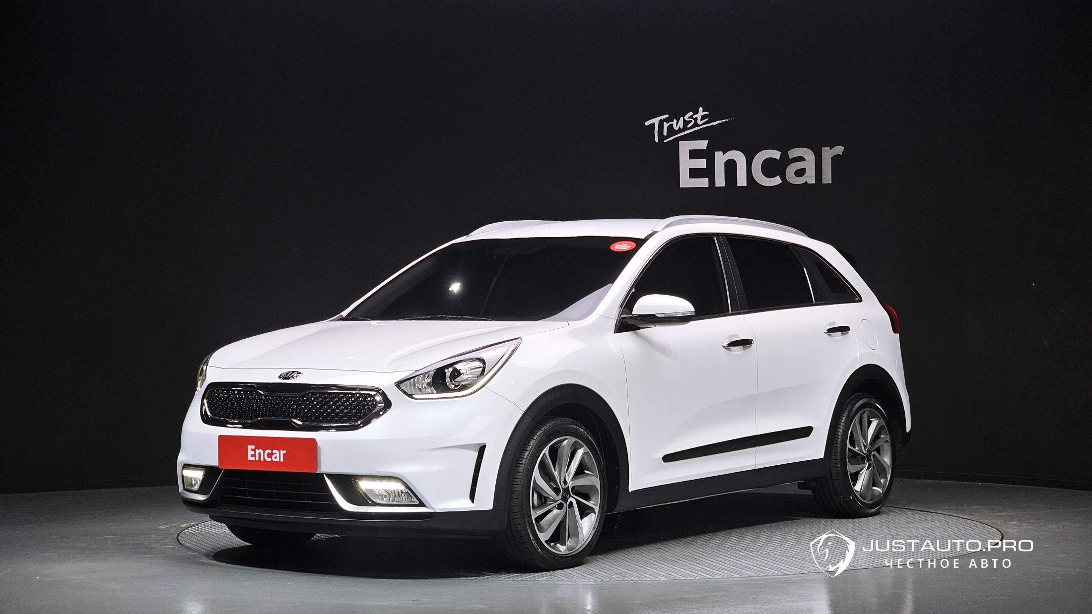 Автомобиль Kia Niro