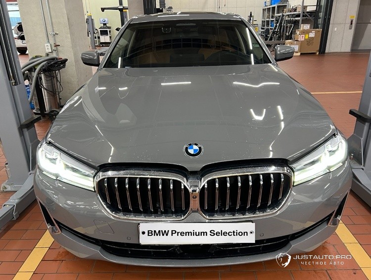 Автомобиль BMW 5-Series