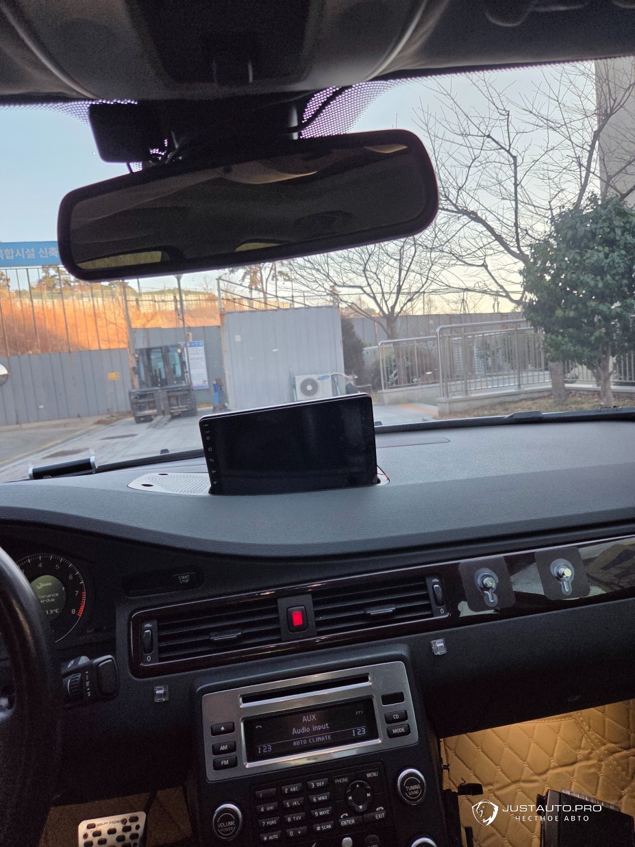 Автомобиль Volvo S80