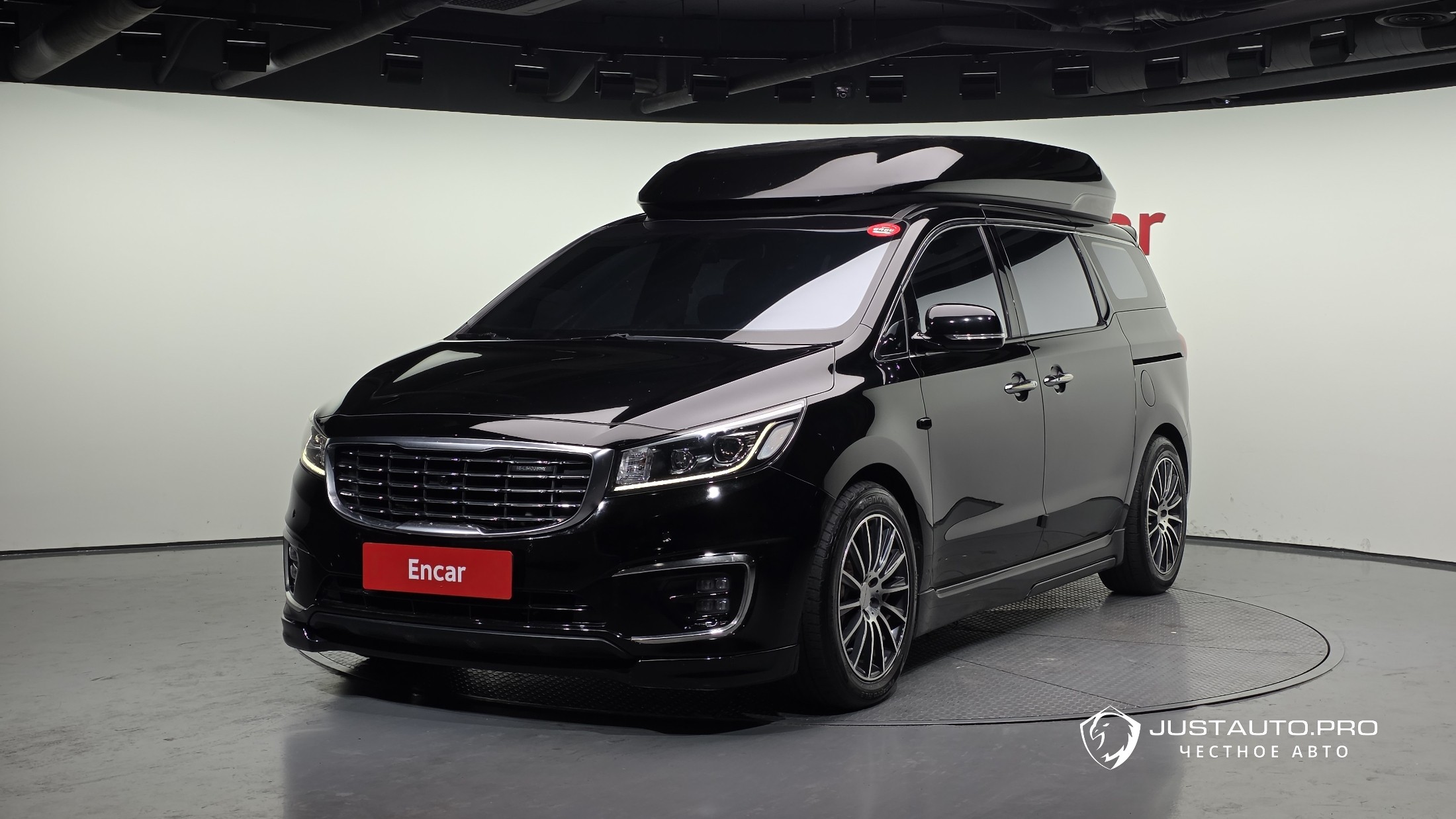 Автомобиль Kia Canival