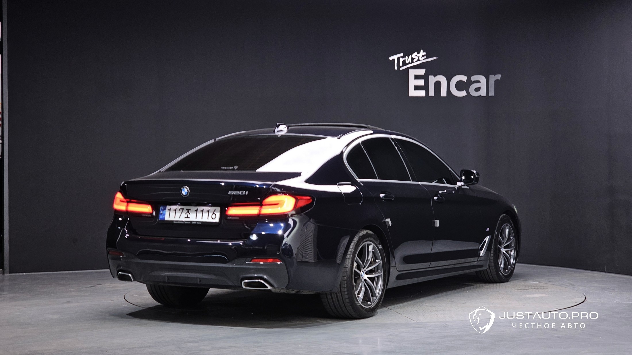 Автомобиль BMW 5-Series