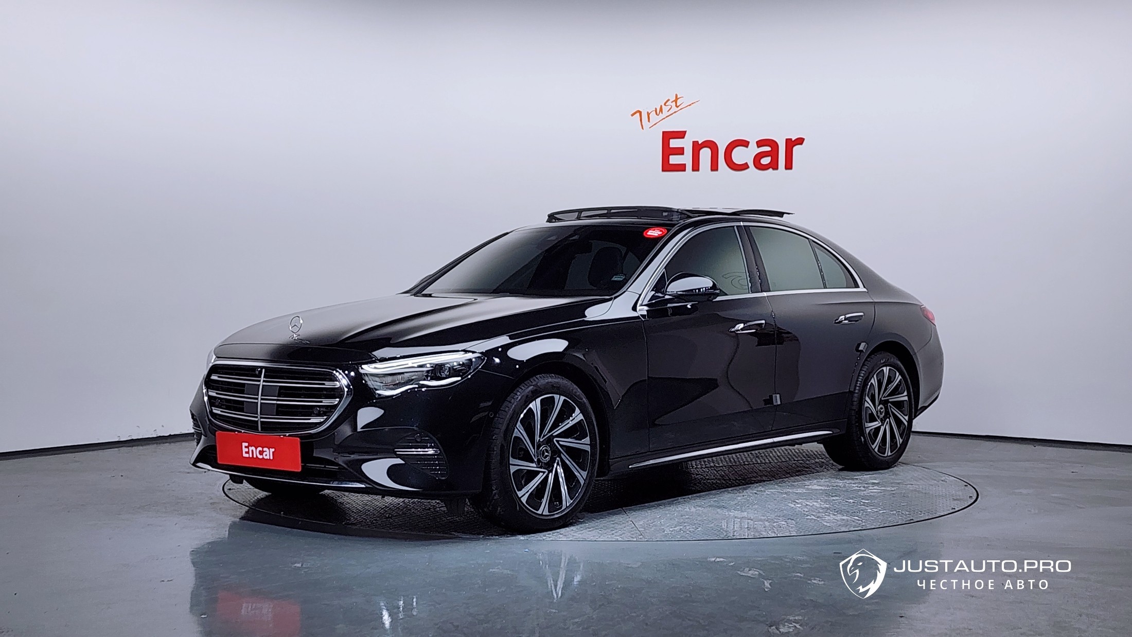 Автомобиль Mercedes-Benz E-Class