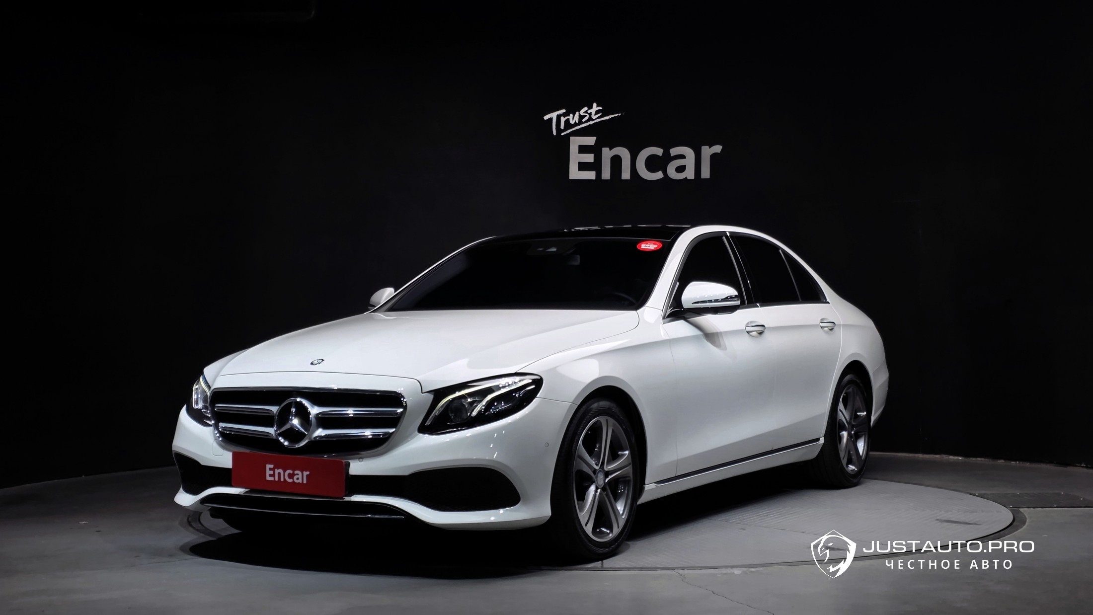 Автомобиль Mercedes-Benz E-Class