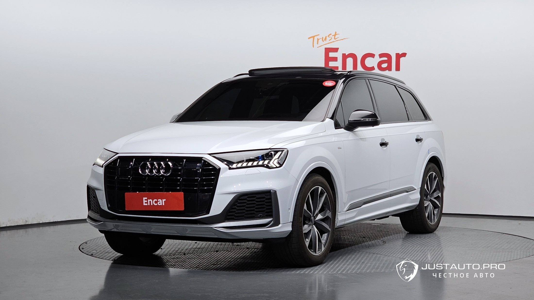 Автомобиль Audi Q7