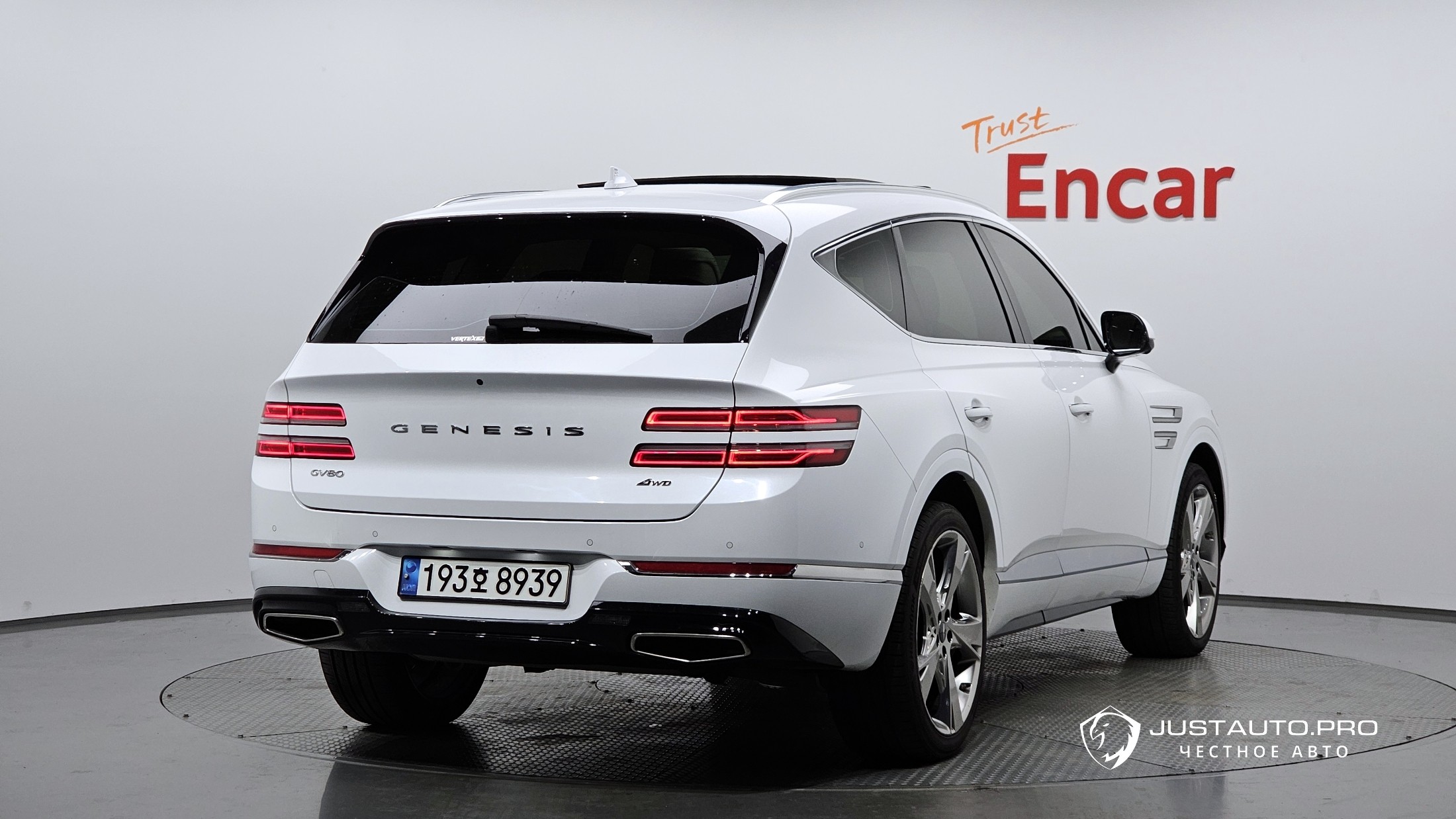 Автомобиль Genesis GV80