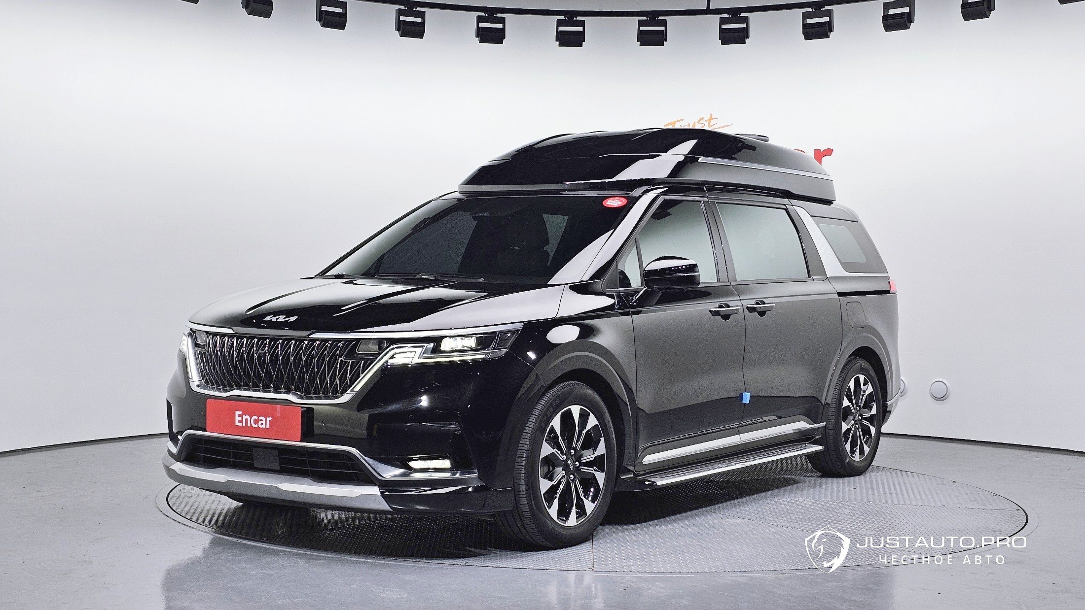 Автомобиль Kia Canival