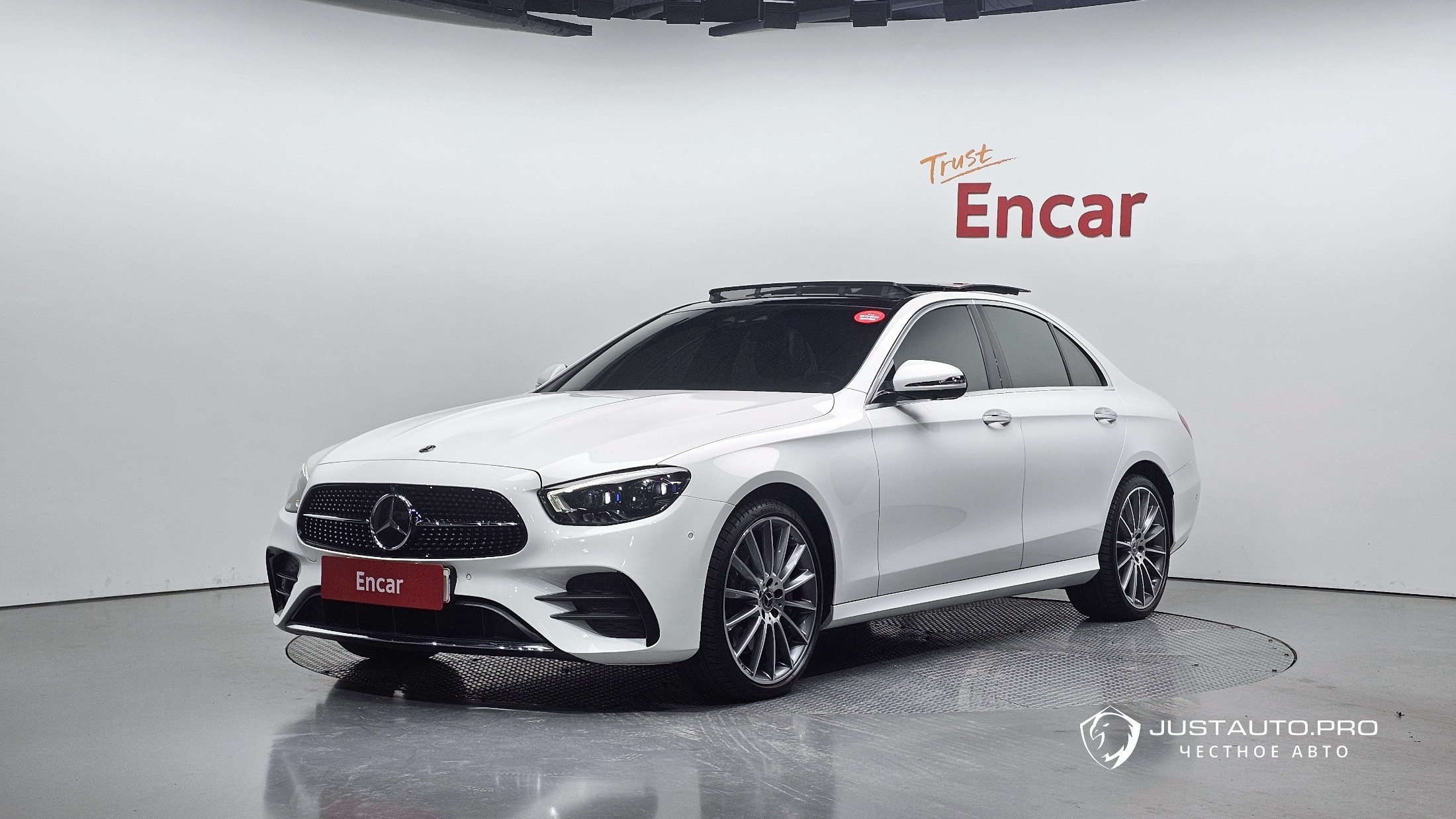 Автомобиль Mercedes-Benz E-Class