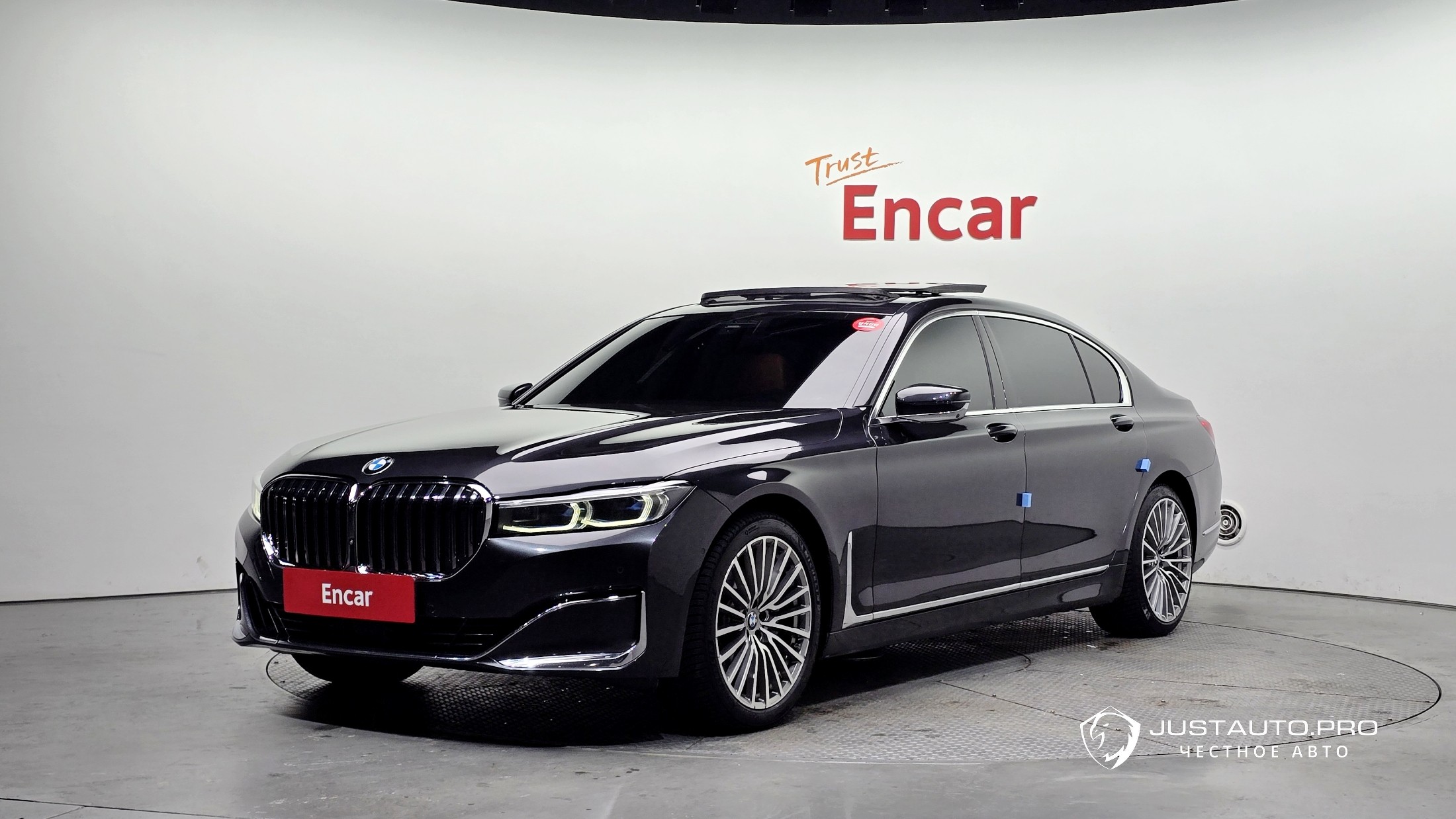 Автомобиль BMW 7-Series