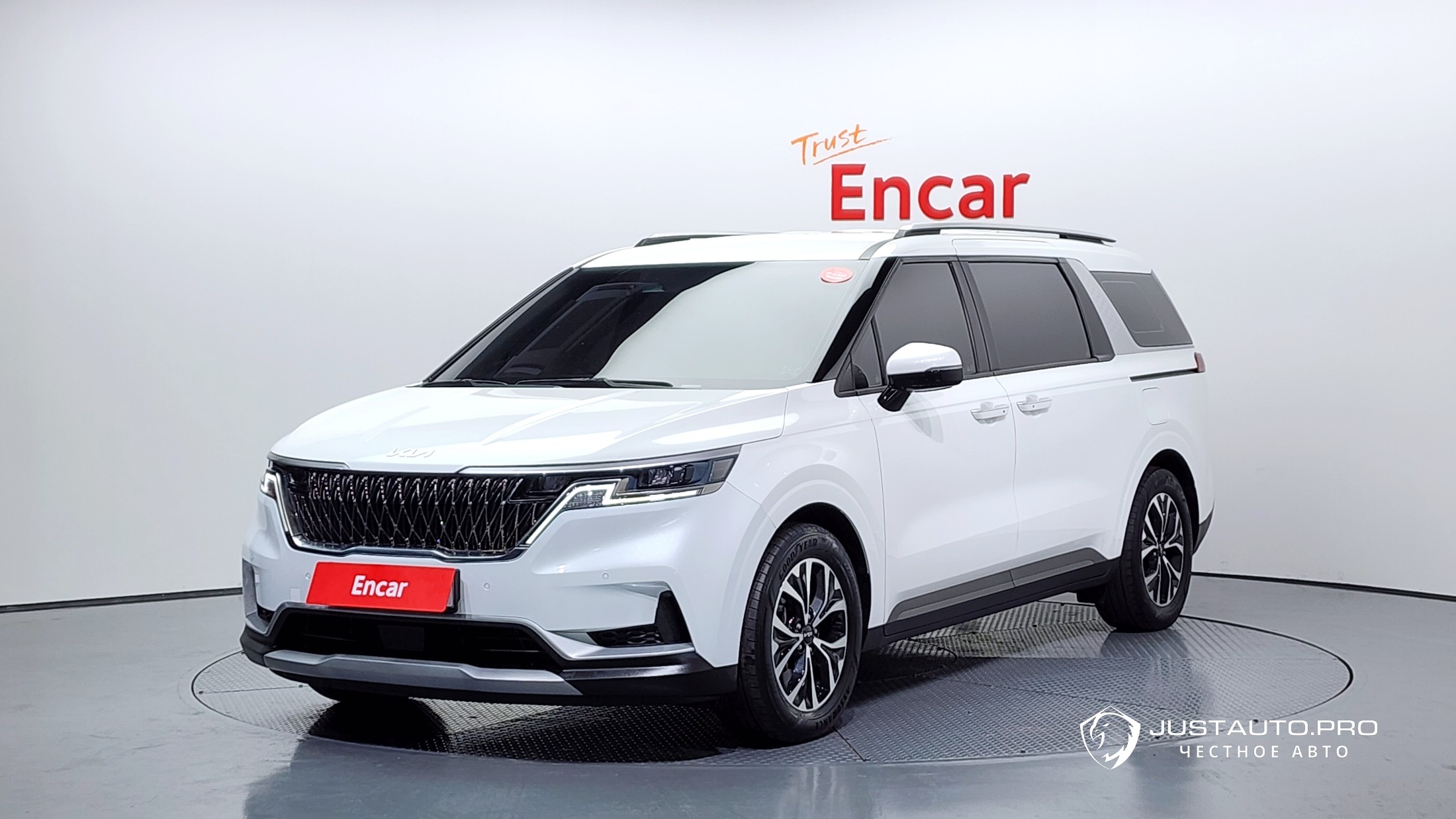 Автомобиль Kia Canival