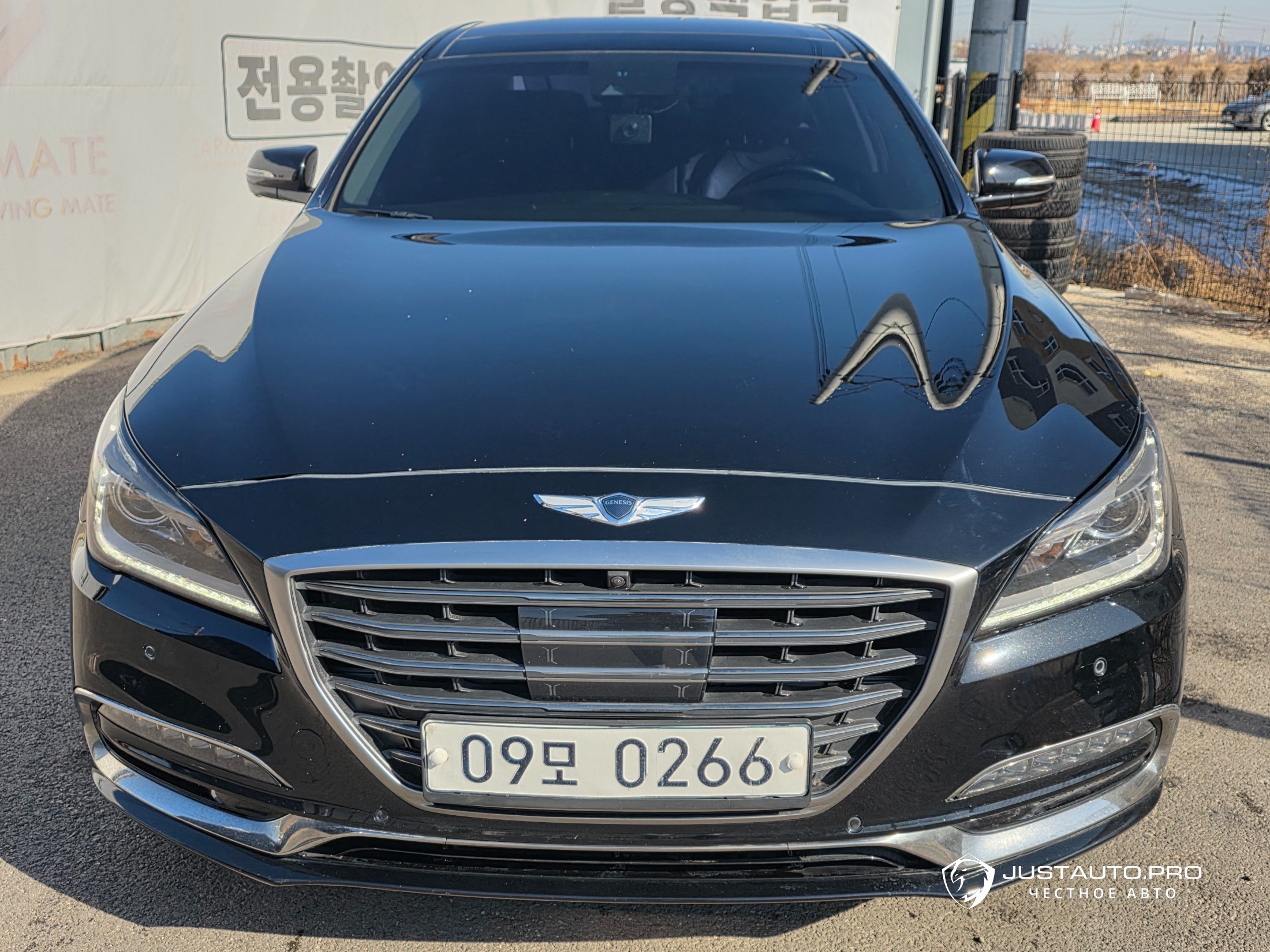 Автомобиль Genesis G80