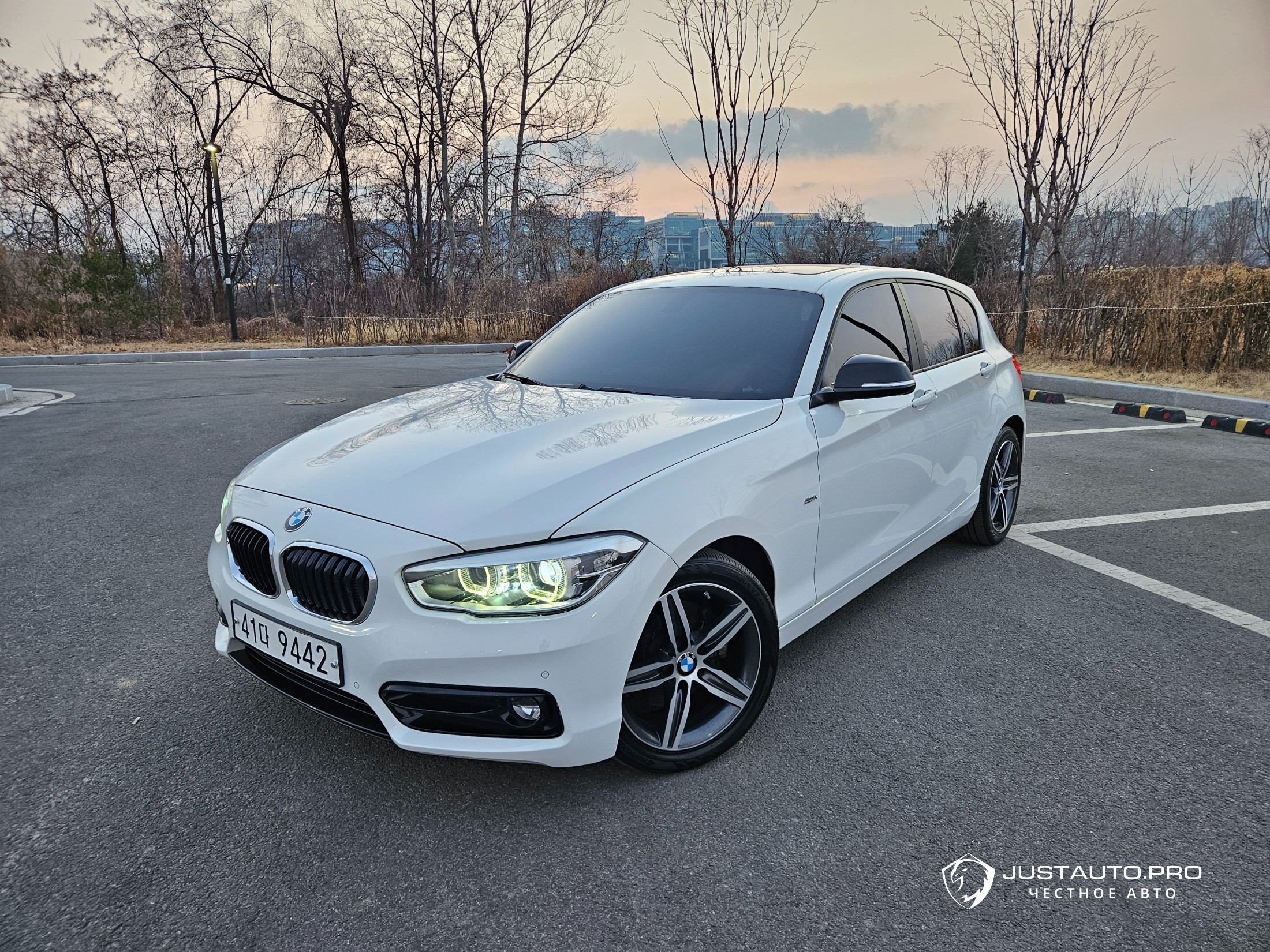 Автомобиль BMW 1-Series