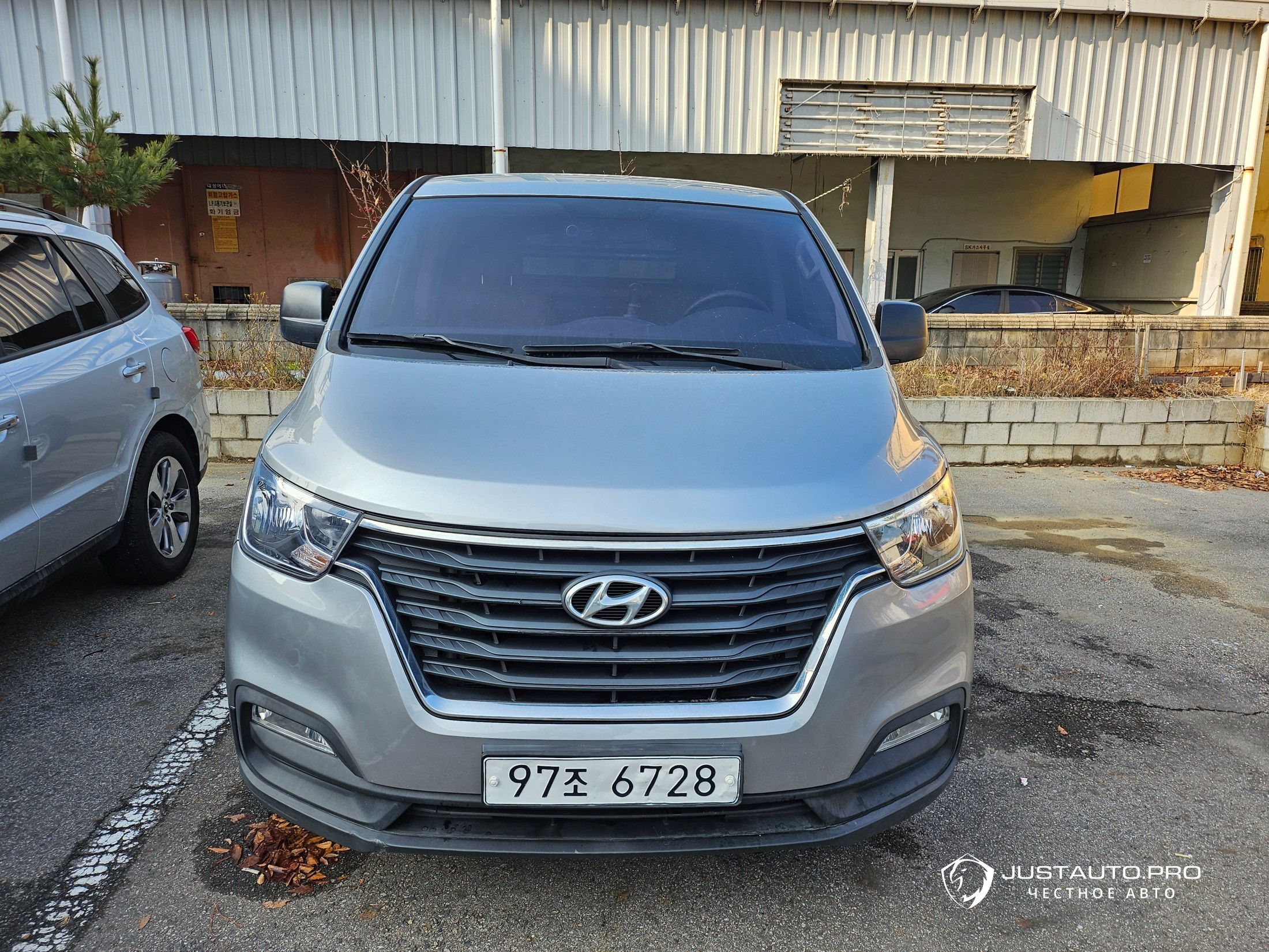 Автомобиль Hyundai Starex
