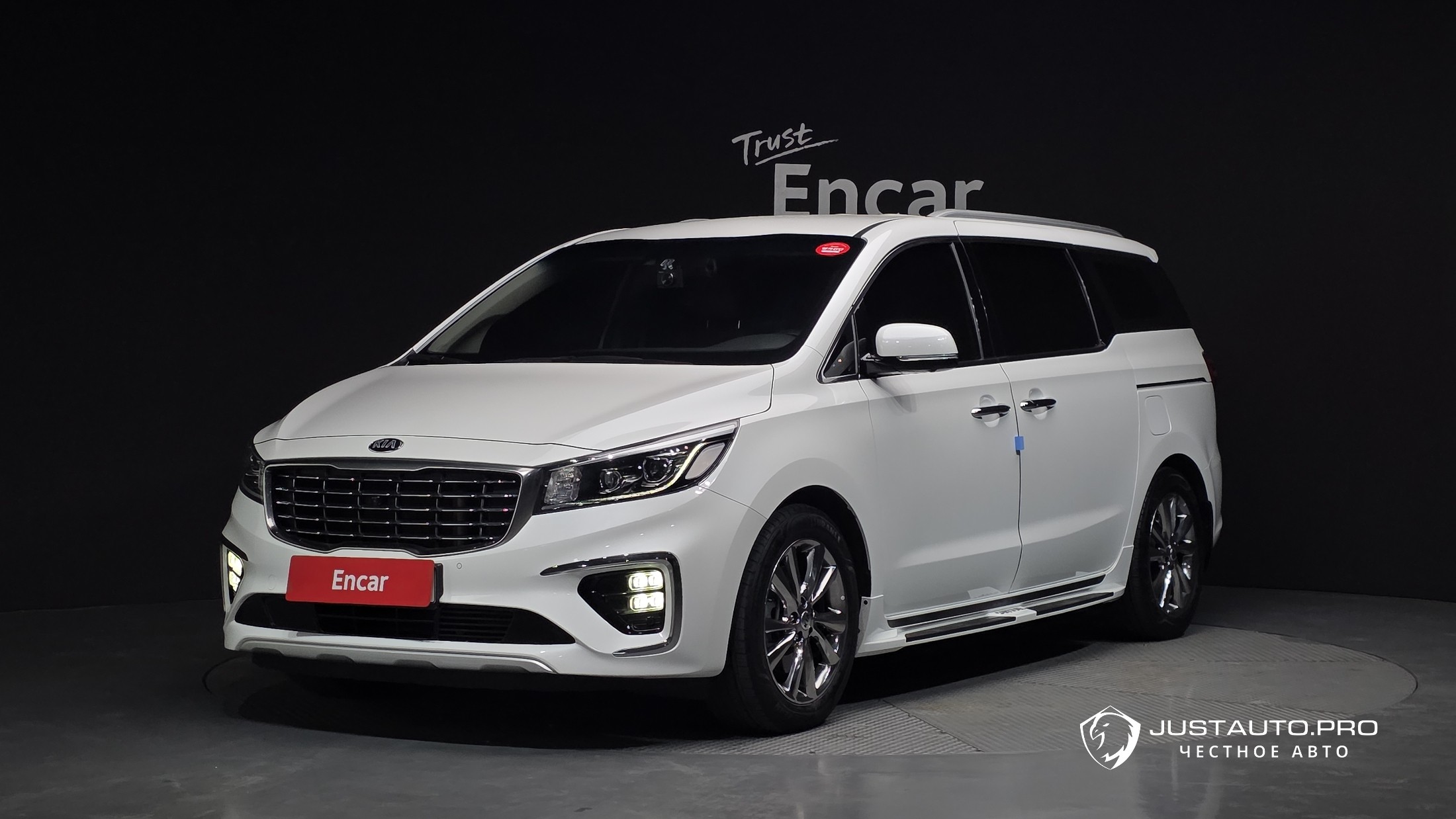 Автомобиль Kia Canival