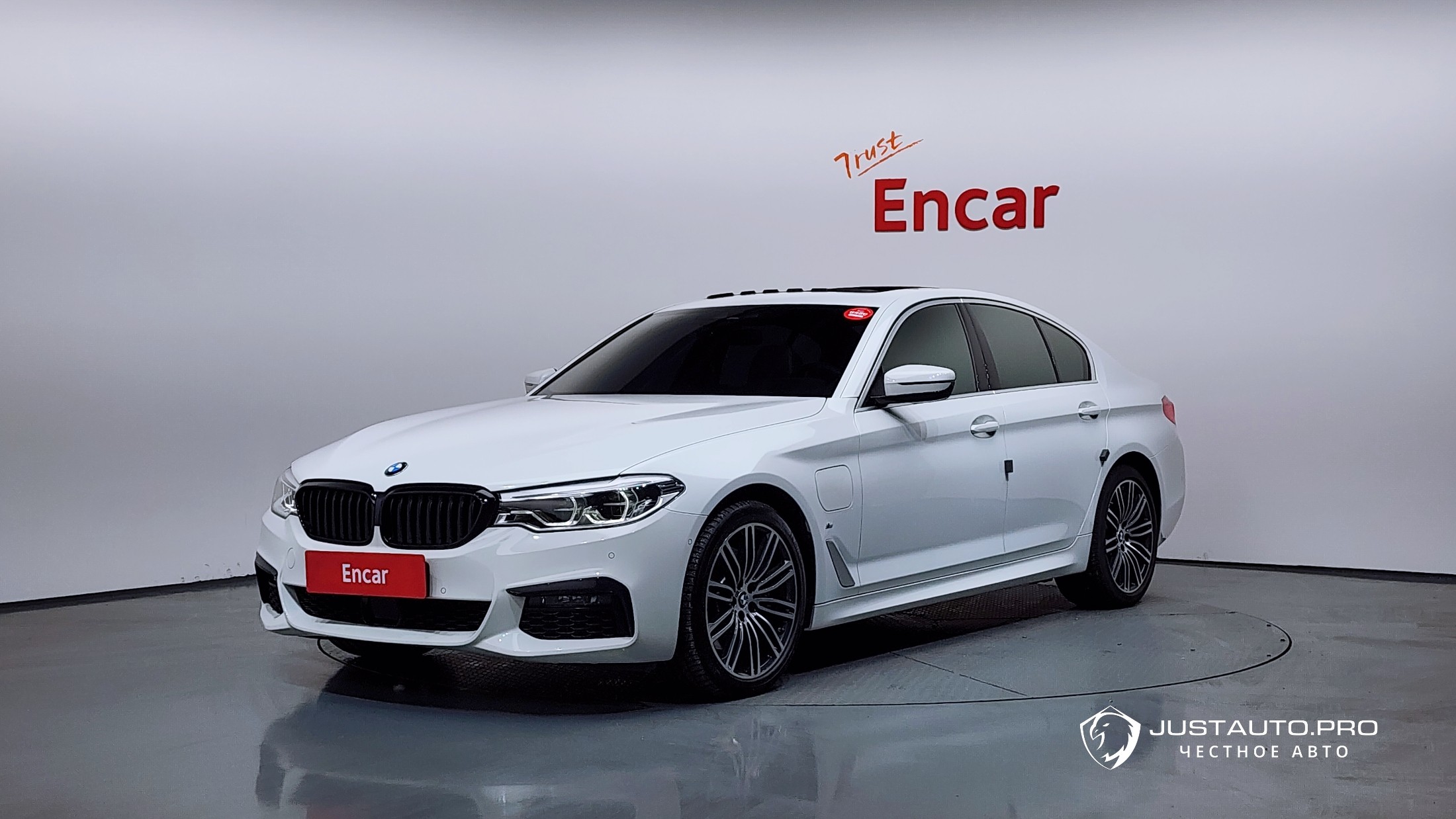 Автомобиль BMW 5-Series