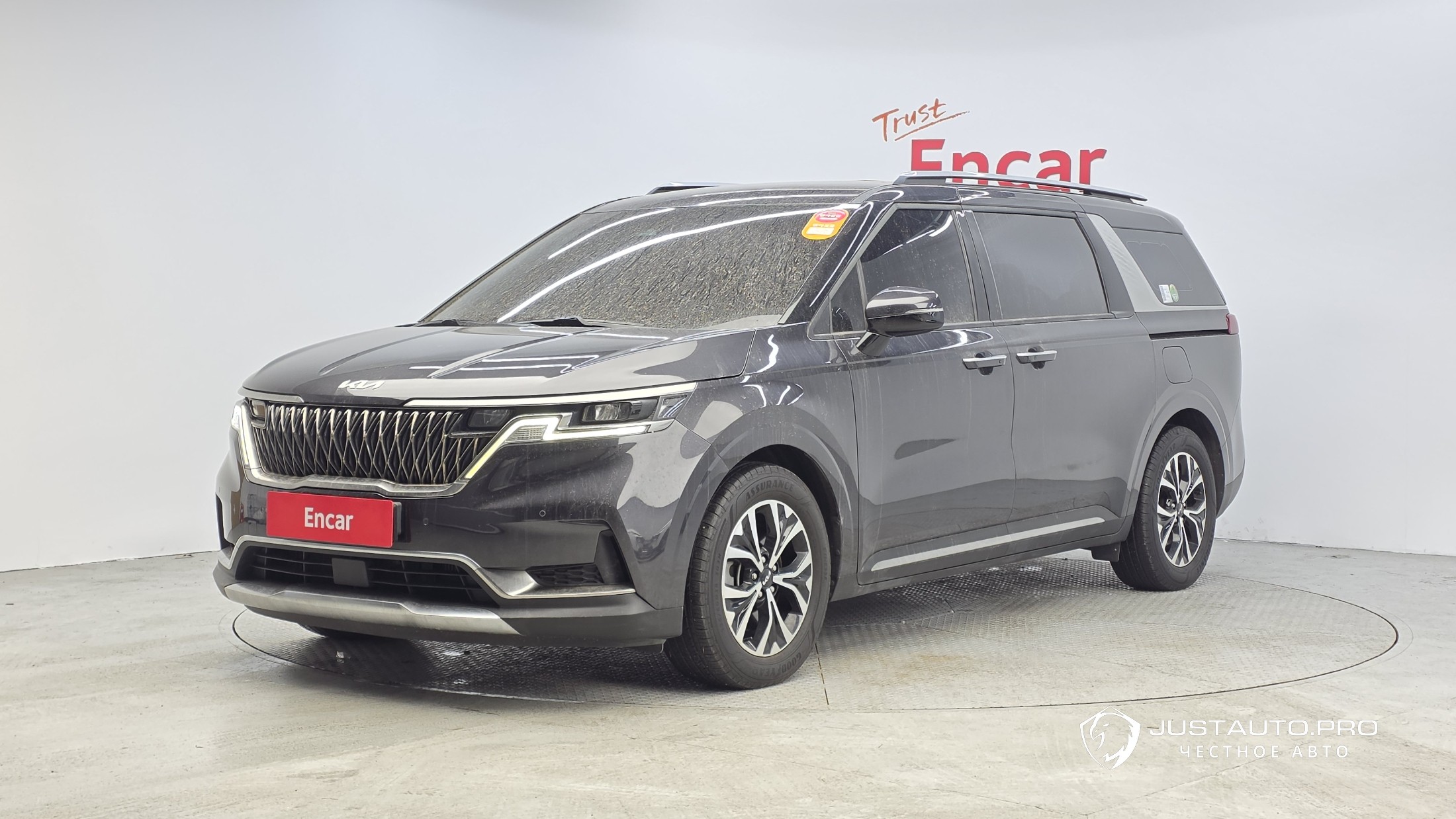 Автомобиль Kia Canival