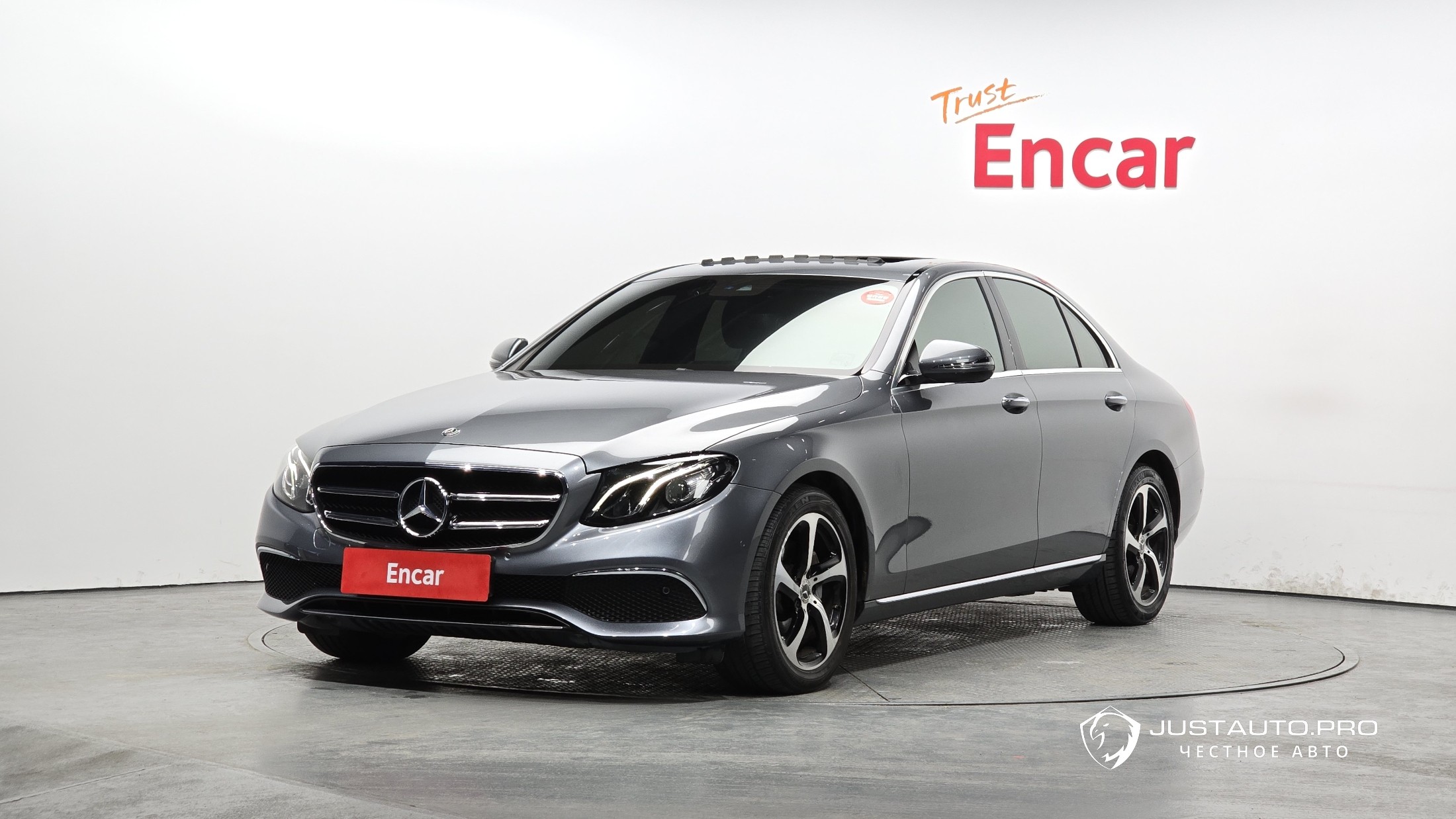 Автомобиль Mercedes-Benz E-Class